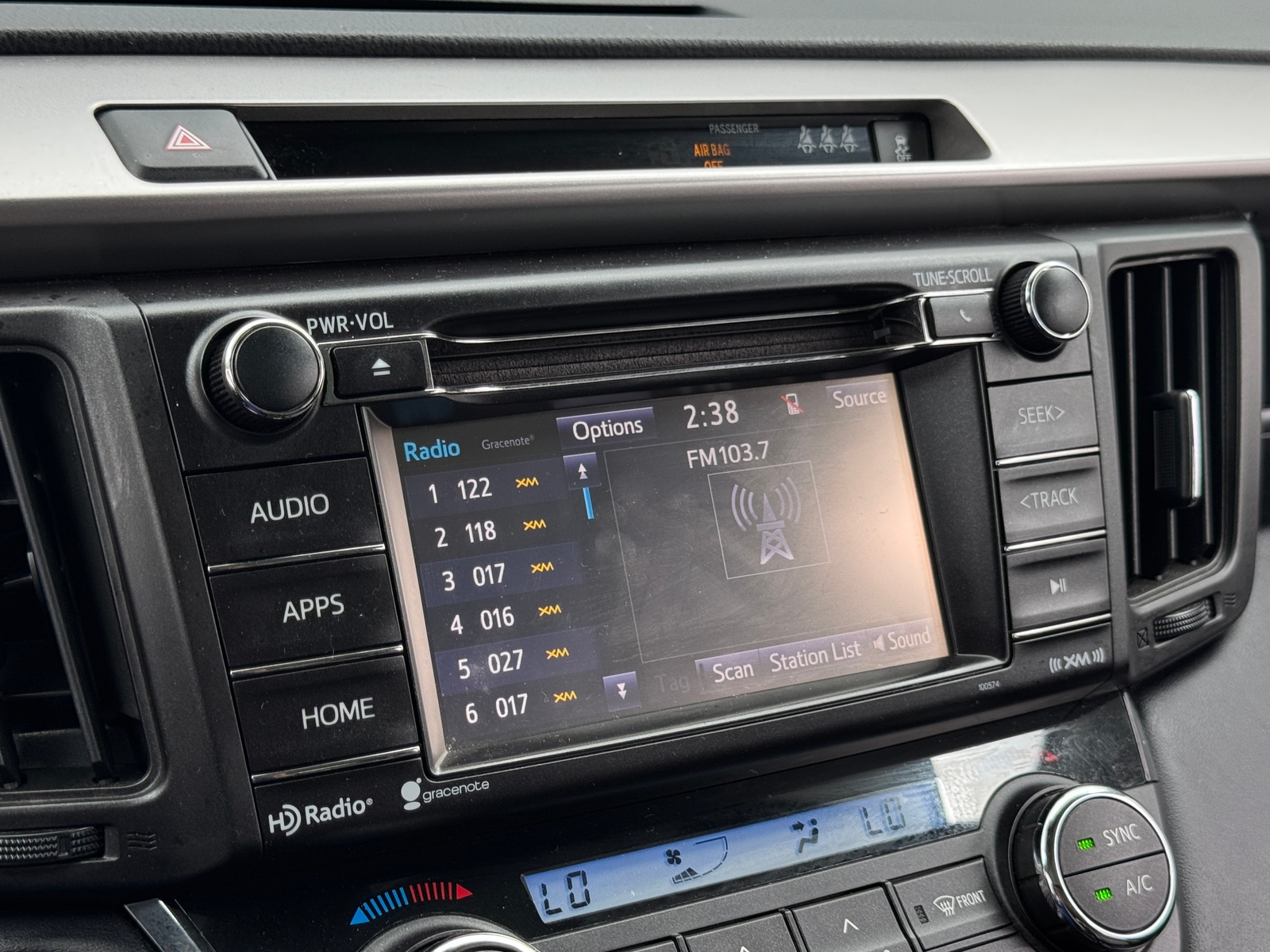 Thumbnail: 2018 Toyota RAV4 - 4