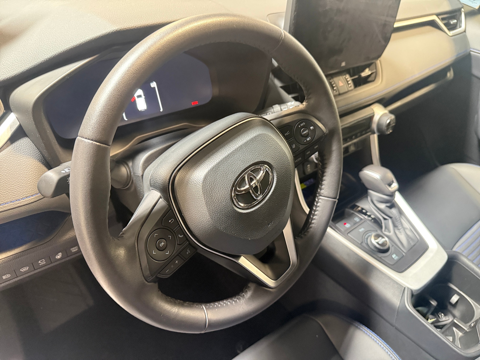 Thumbnail: 2025 Toyota RAV4 - 4