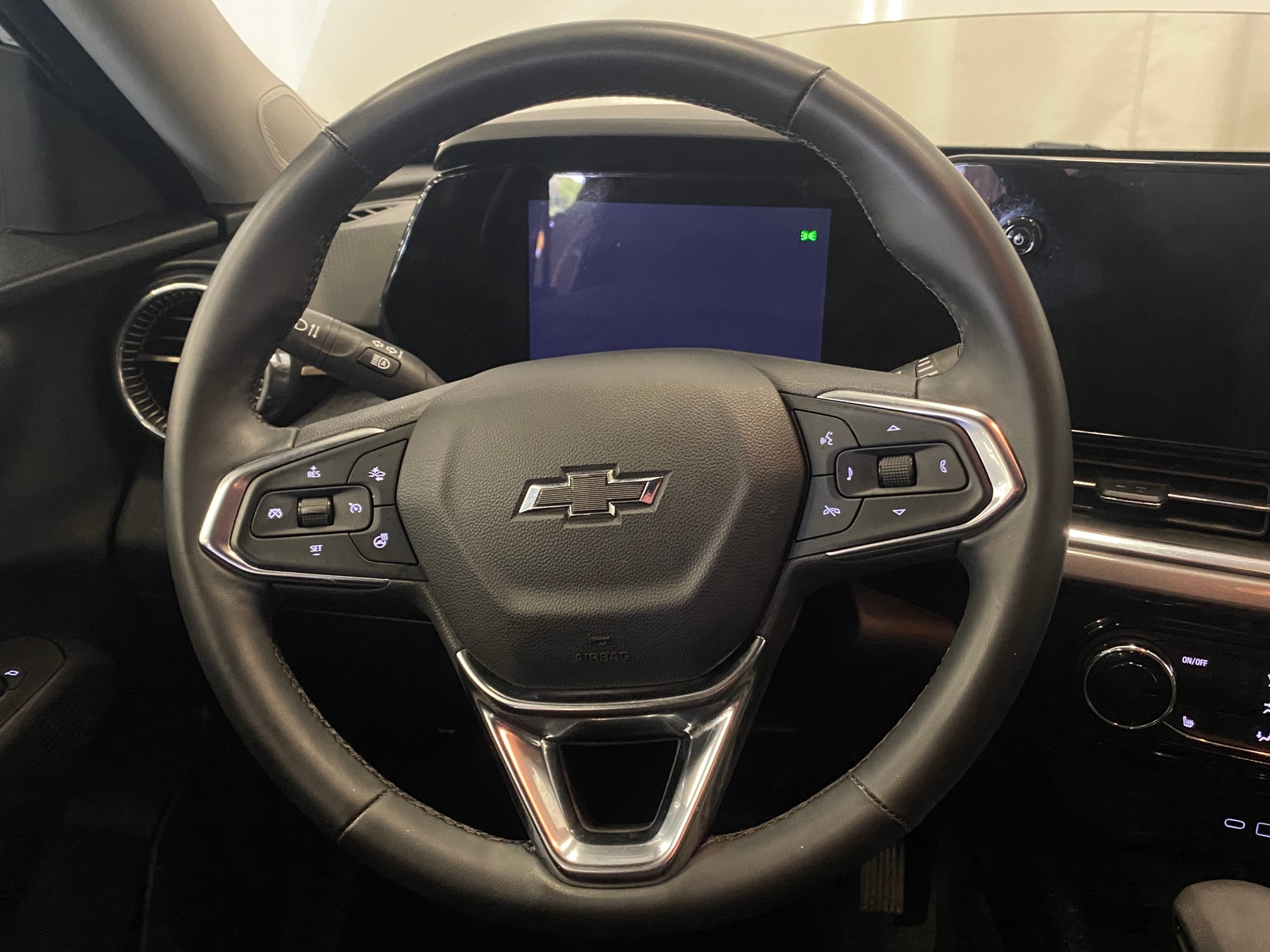 Thumbnail: 2025 Chevrolet Trax - 4