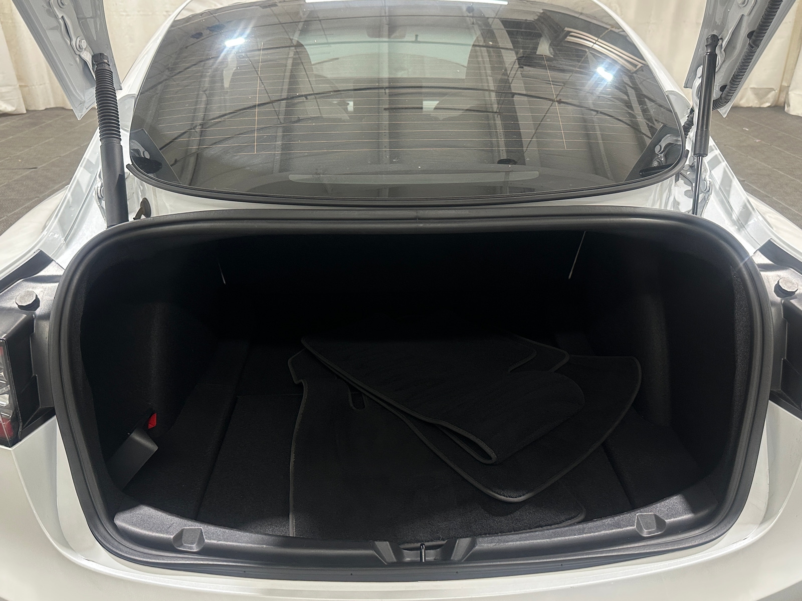 Thumbnail: 2022 Tesla Model 3 - 6