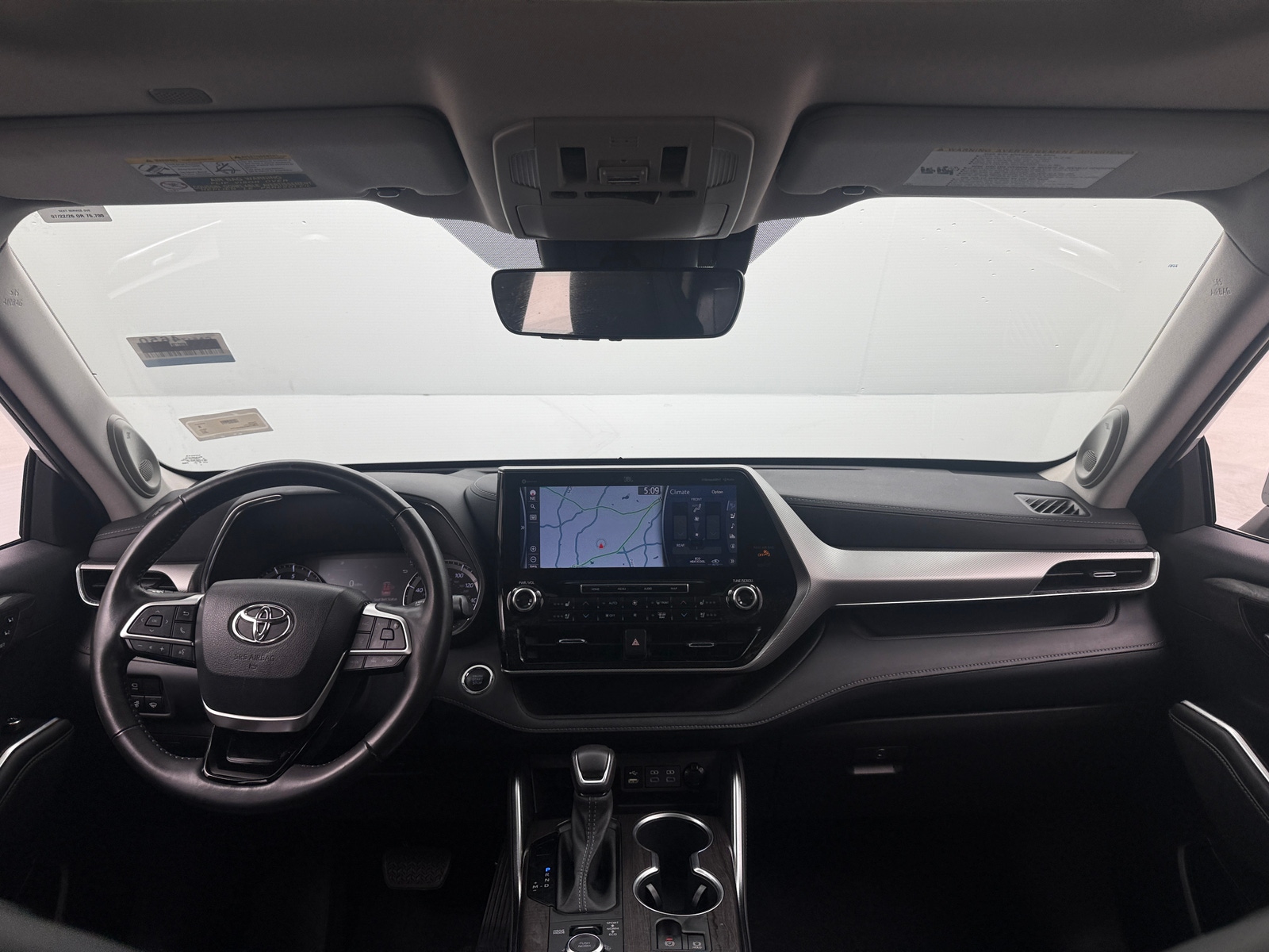 Thumbnail: 2022 Toyota Highlander - 2