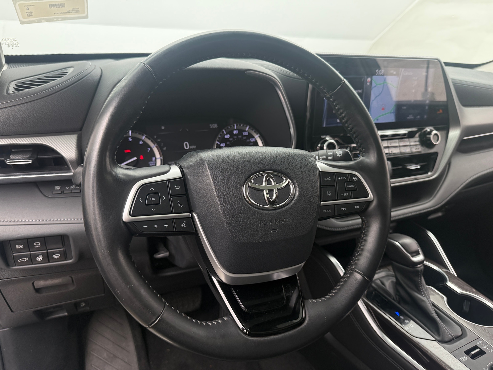 Thumbnail: 2022 Toyota Highlander - 4