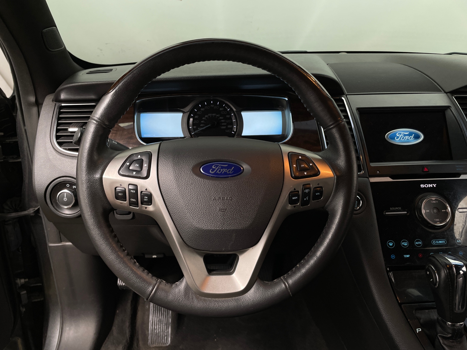 Thumbnail: 2018 Ford Taurus - 4