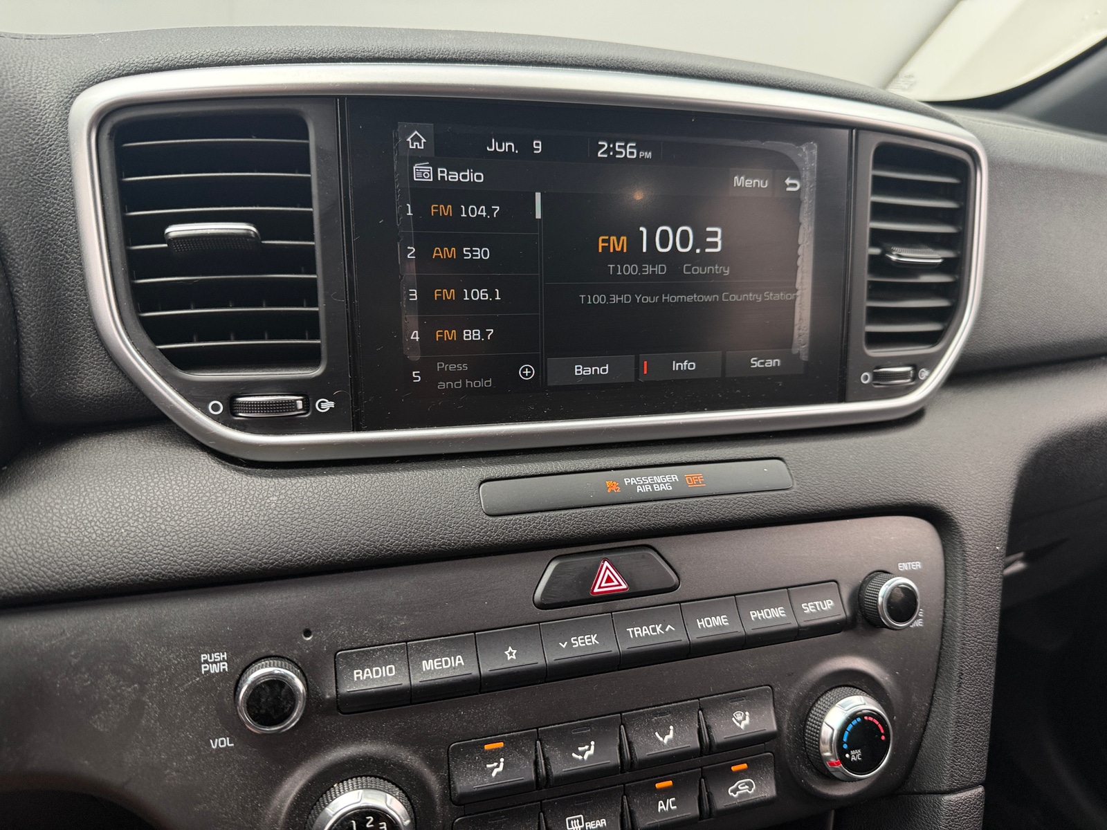 Thumbnail: 2020 Kia Sportage - 3