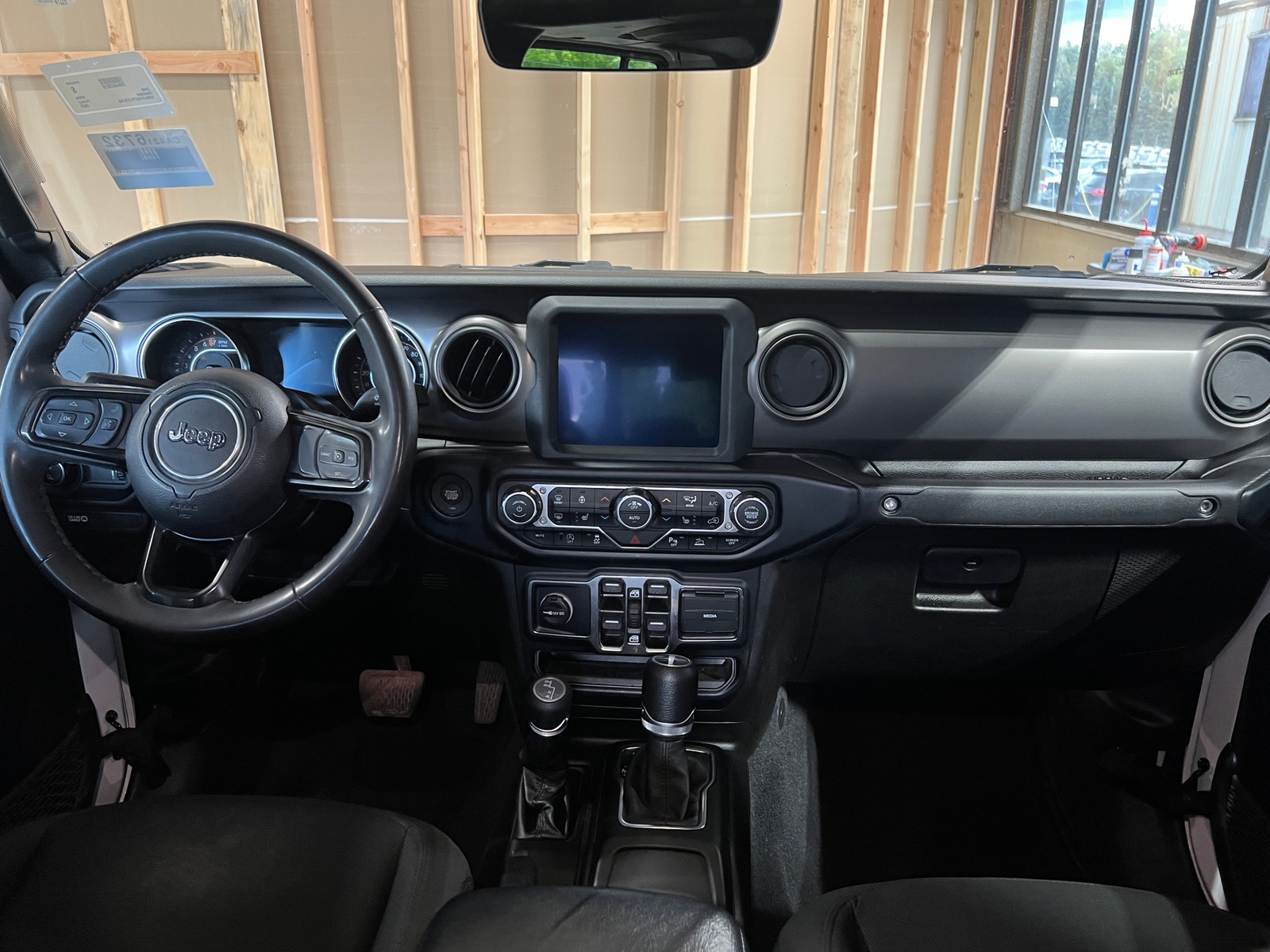 Thumbnail: 2023 Jeep Gladiator - 3