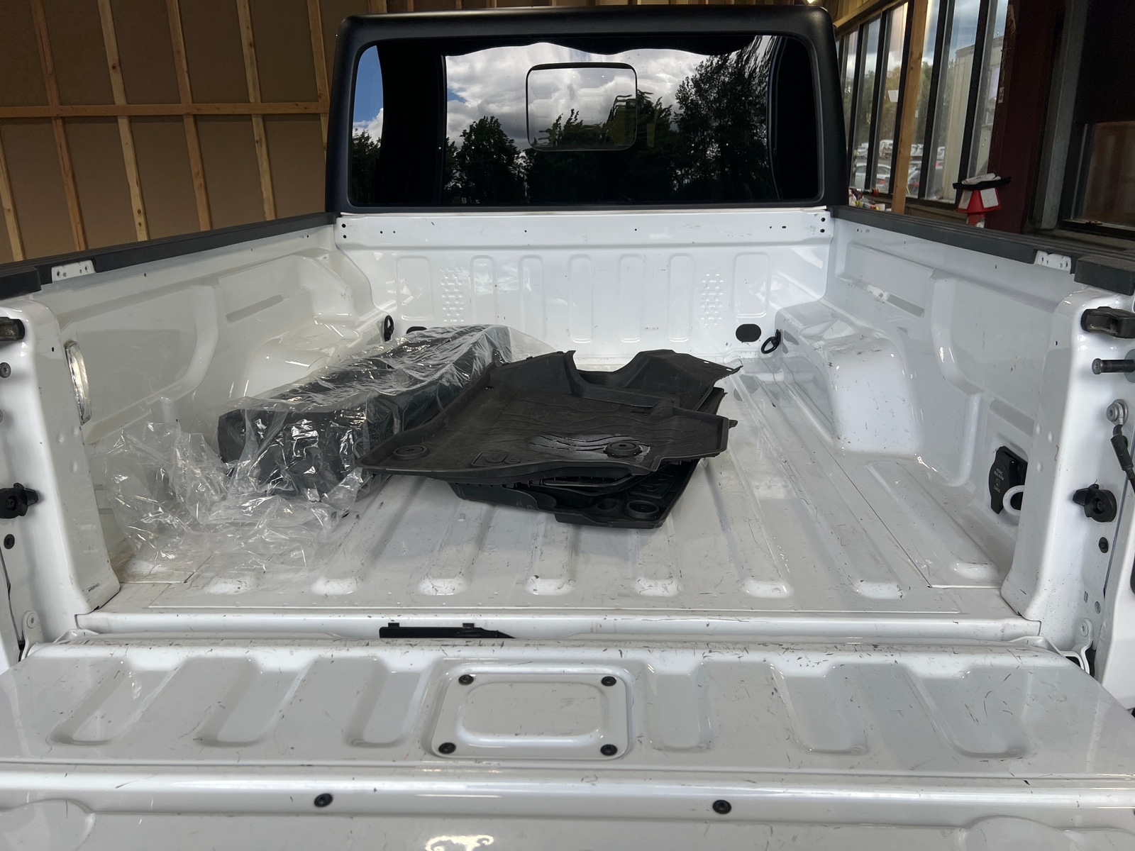 Thumbnail: 2023 Jeep Gladiator - 7