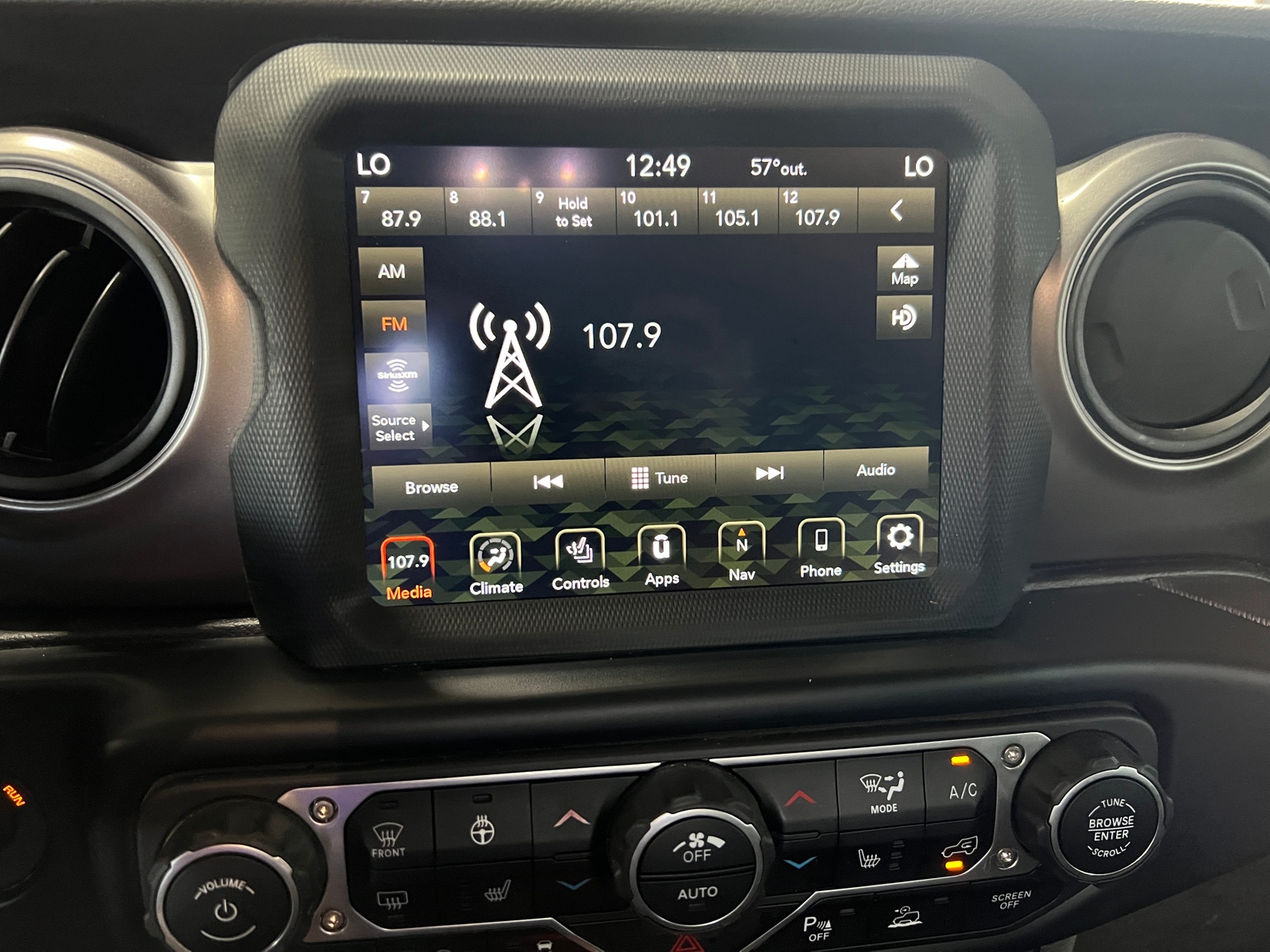 Thumbnail: 2023 Jeep Gladiator - 4