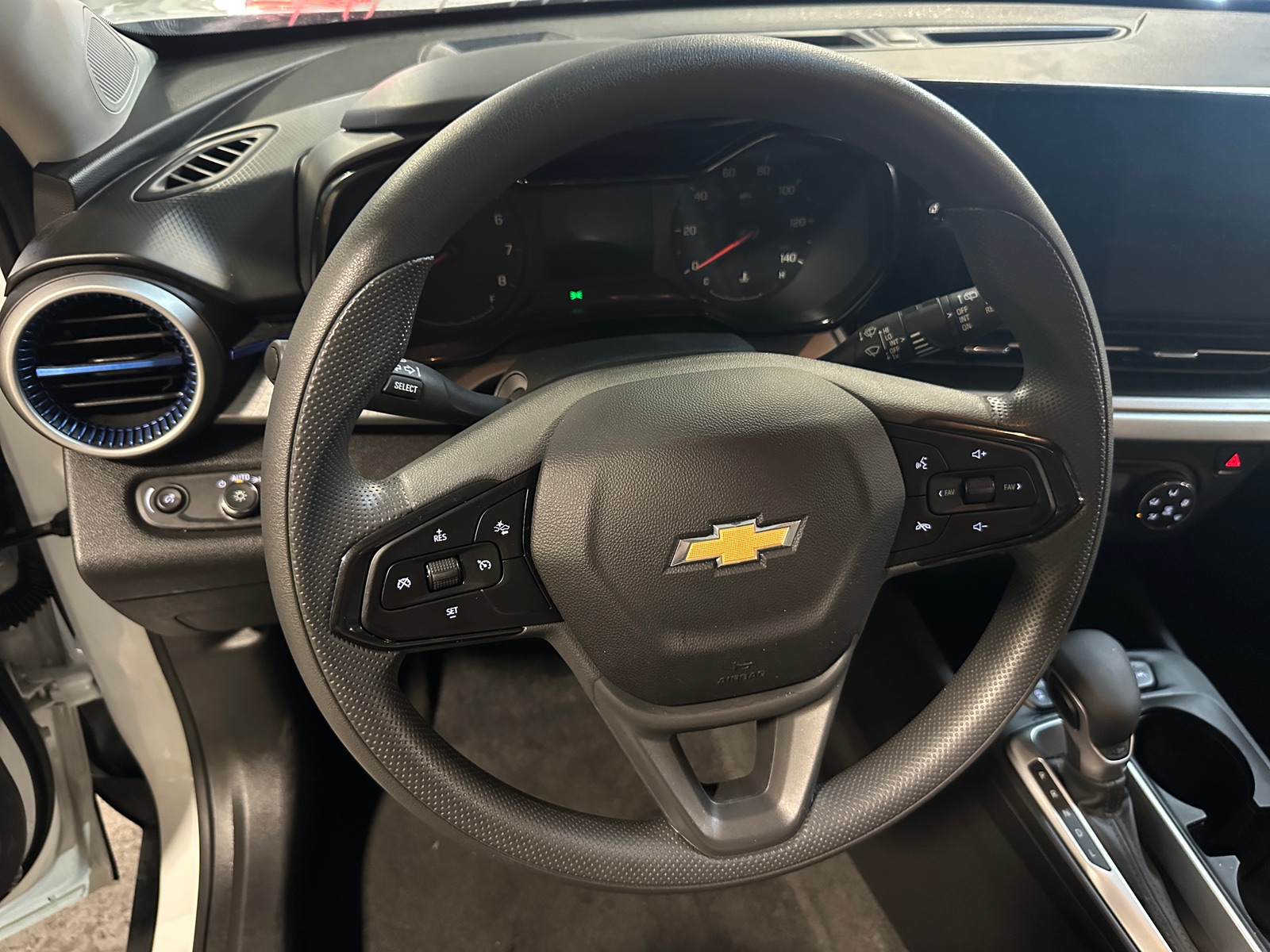 Thumbnail: 2026 Chevrolet Trax - 5