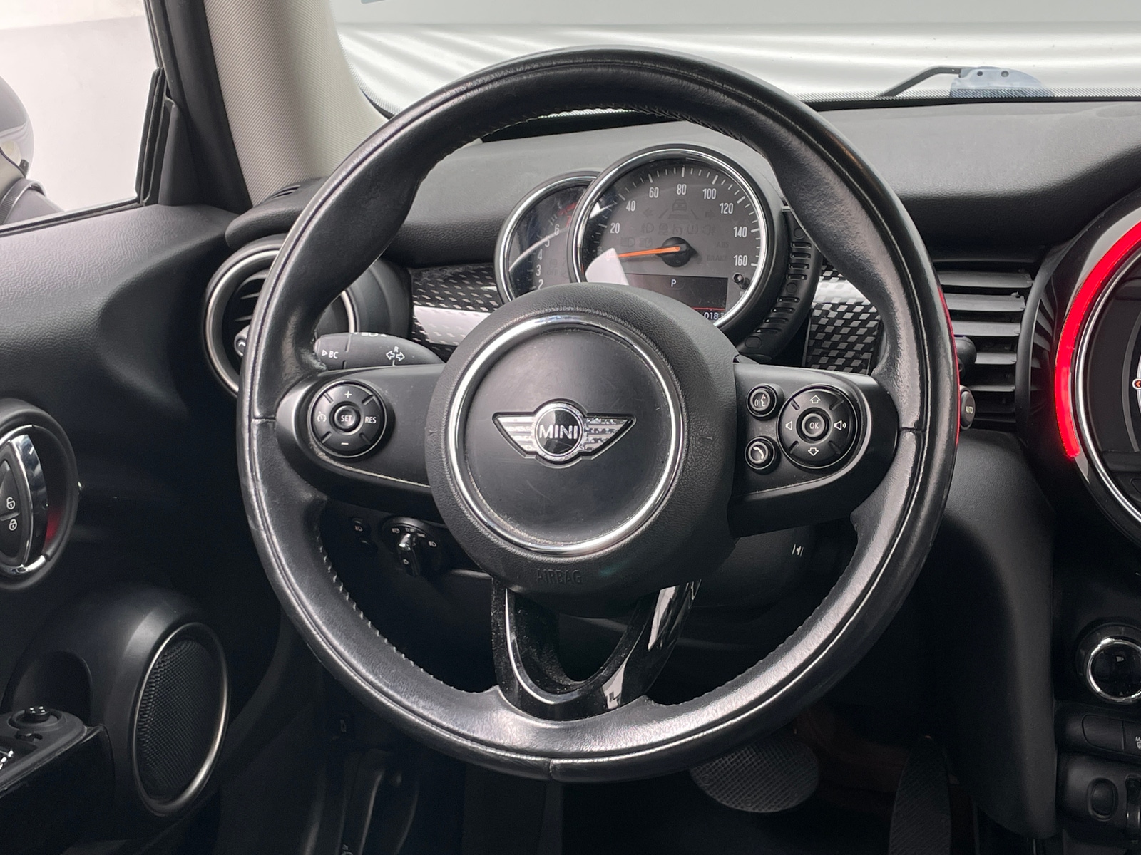 Thumbnail: 2015 MINI Cooper Hardtop - 4