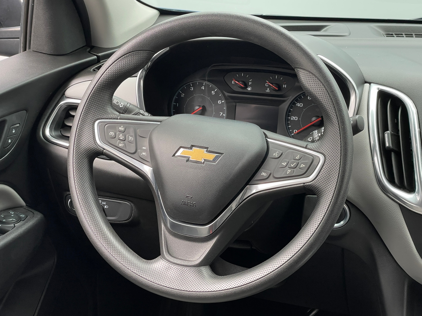 Thumbnail: 2022 Chevrolet Equinox - 5