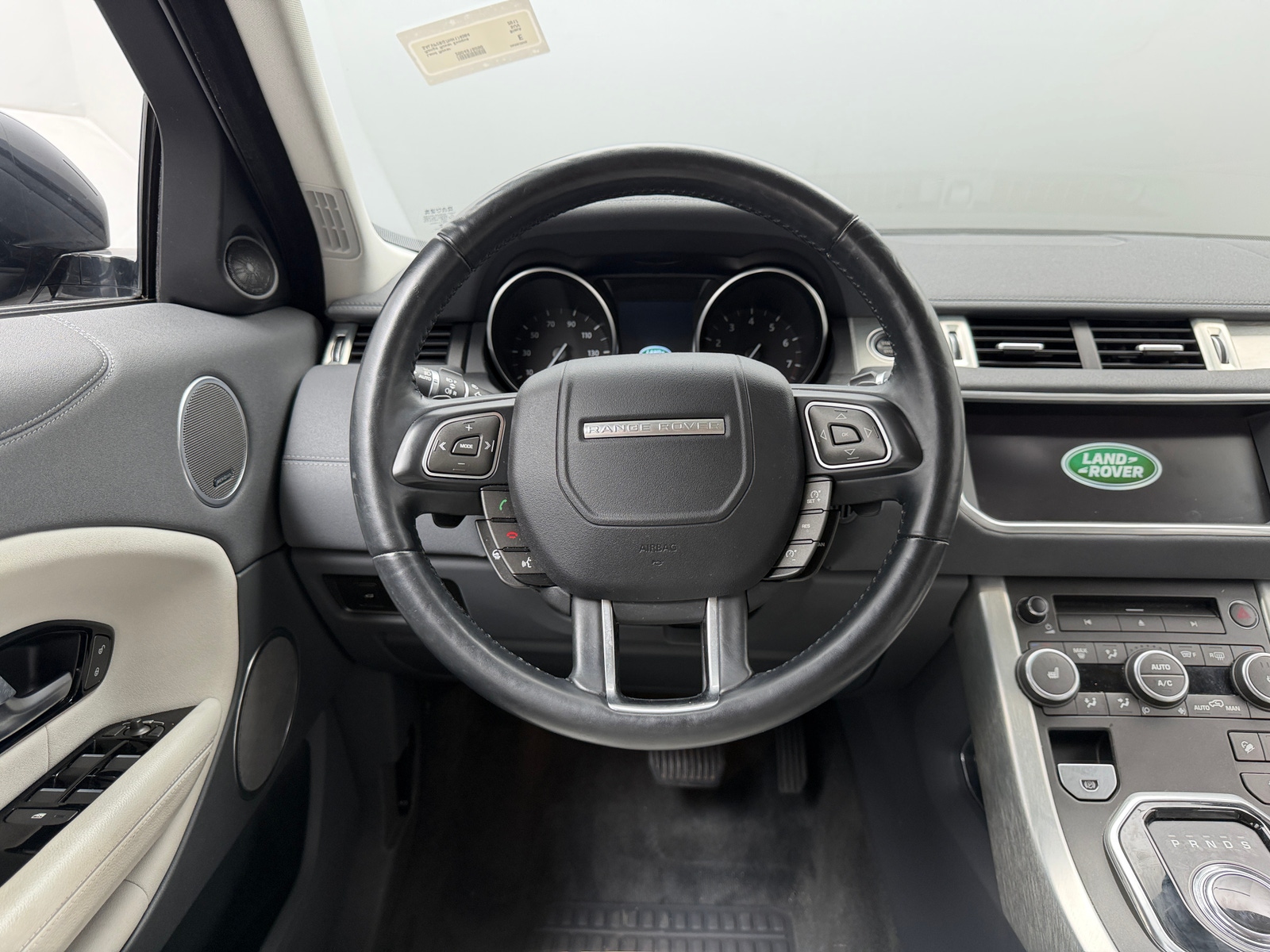 Thumbnail: 2017 Land Rover Range Rover Evoque - 4