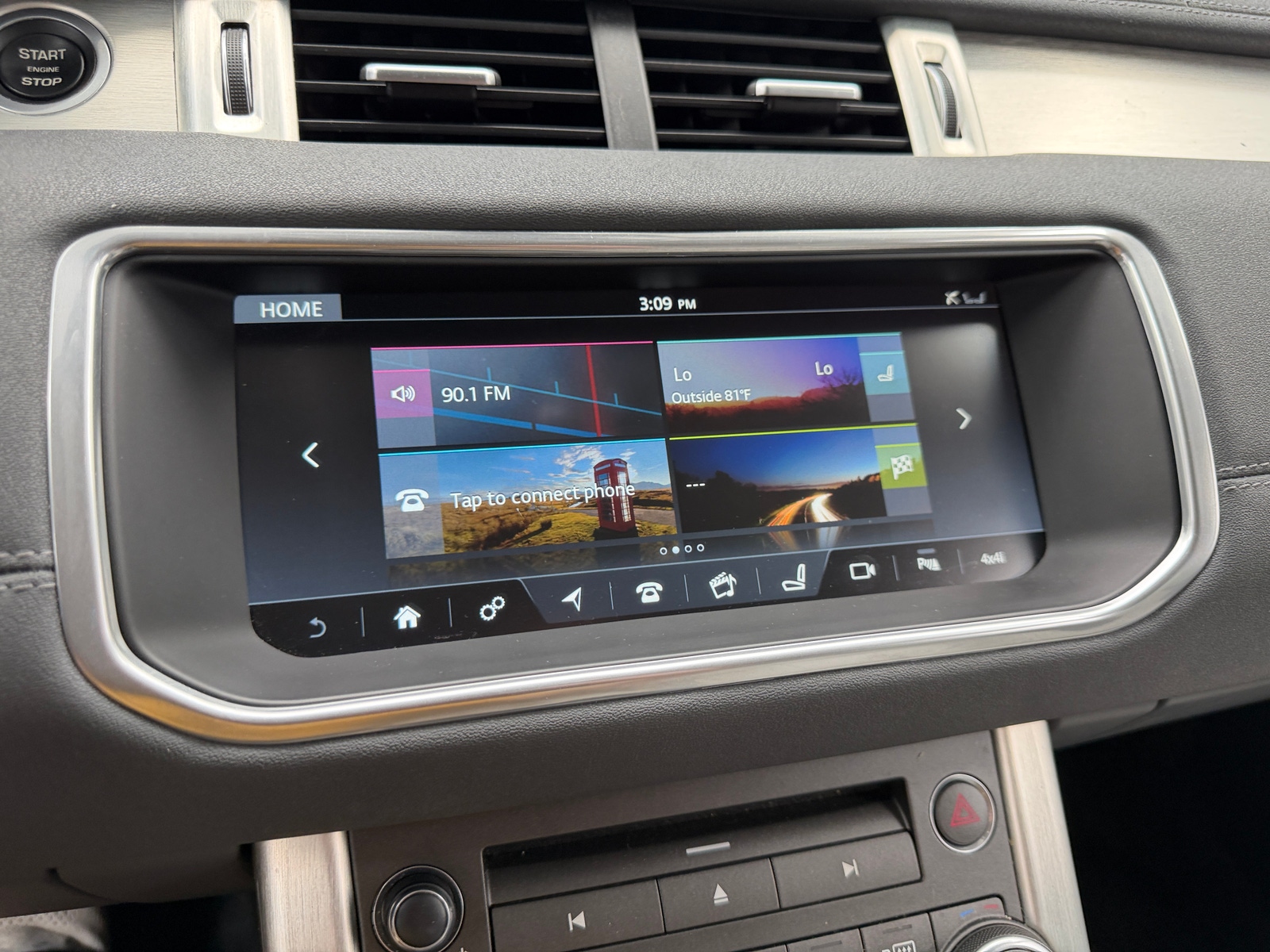 Thumbnail: 2017 Land Rover Range Rover Evoque - 3