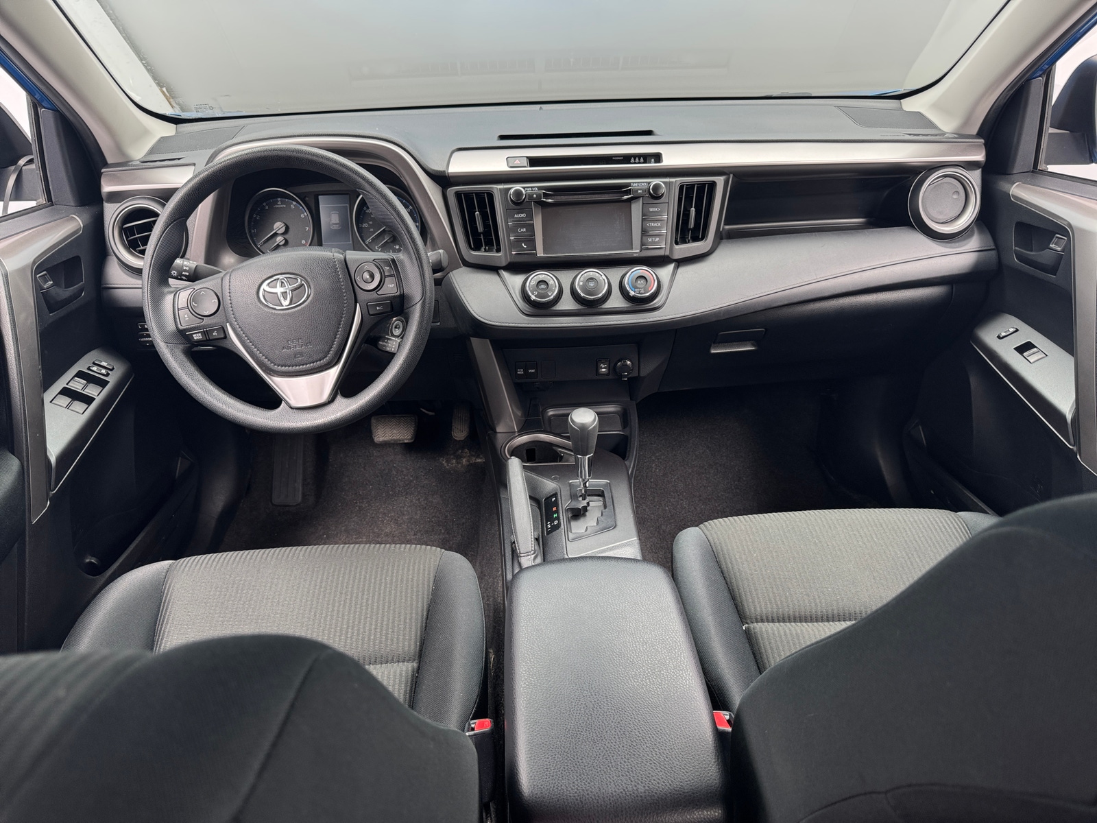 Thumbnail: 2018 Toyota RAV4 - 3
