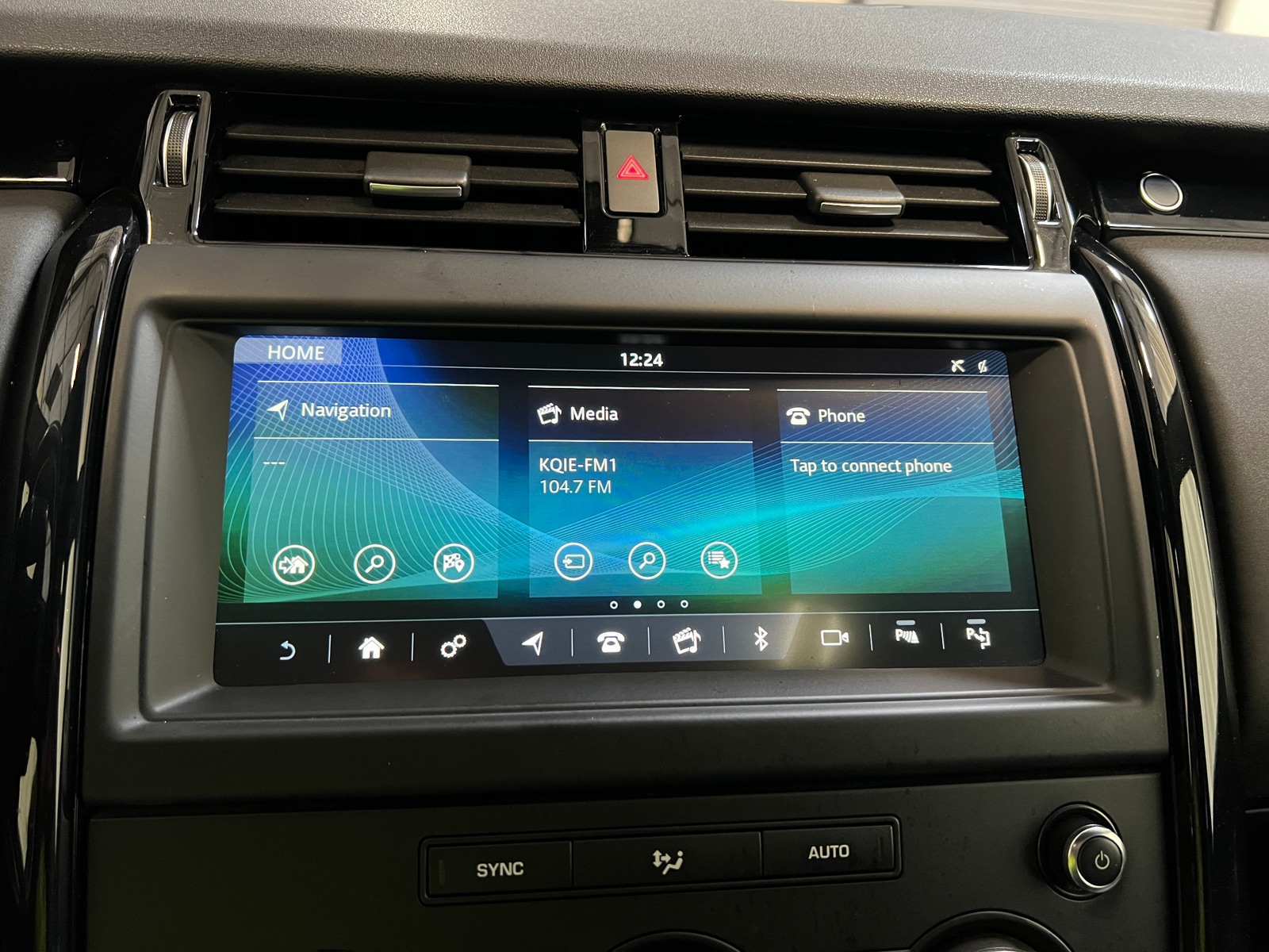 Thumbnail: 2019 Land Rover Discovery - 3
