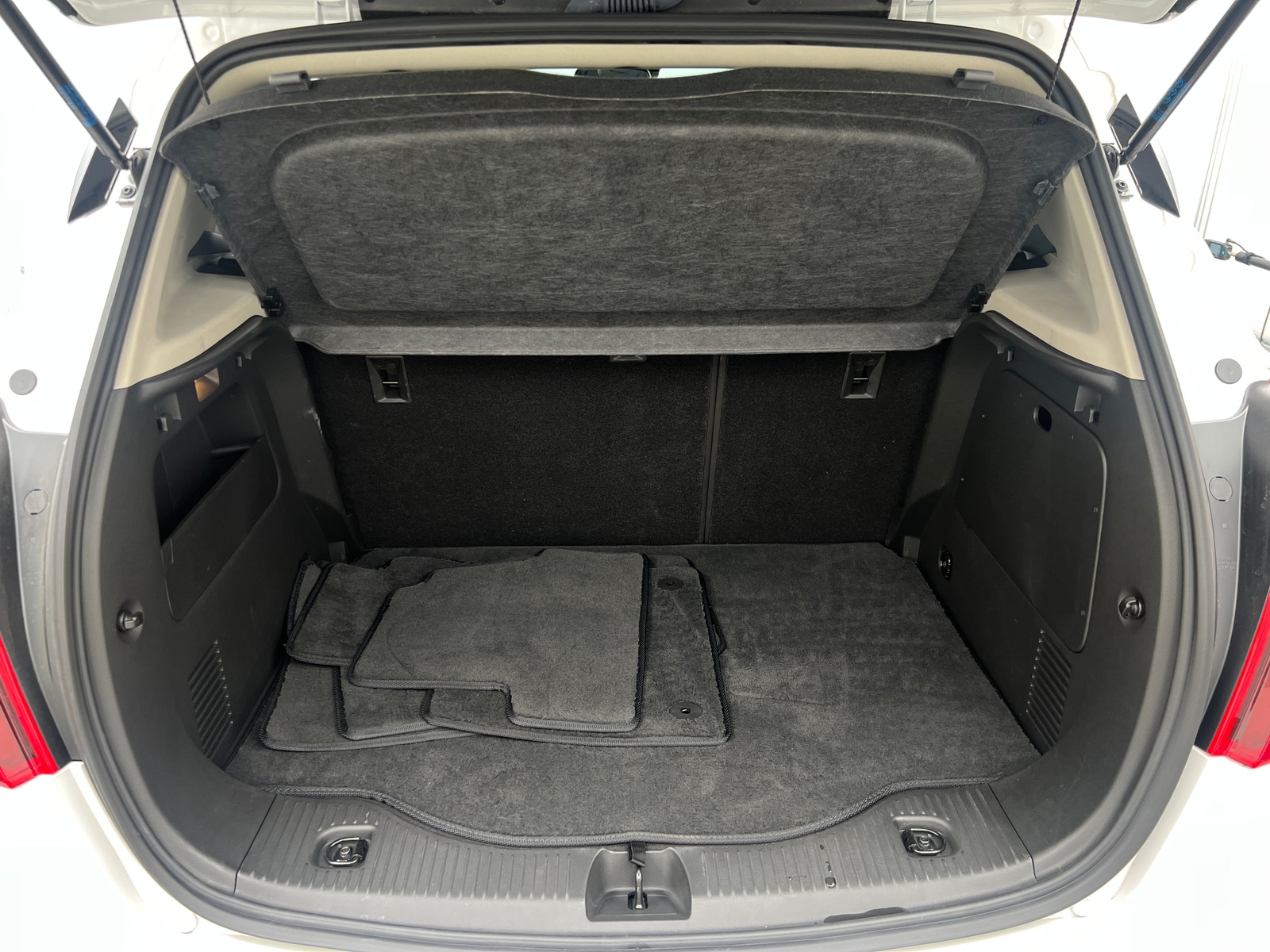Thumbnail: 2018 Buick Encore - 6