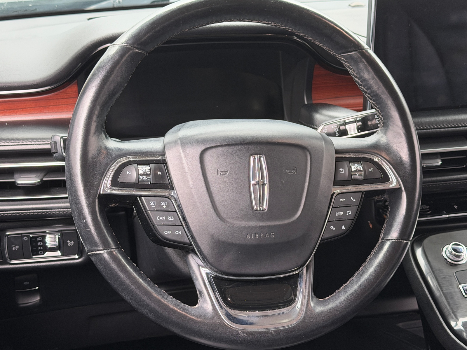Thumbnail: 2022 Lincoln Nautilus - 4