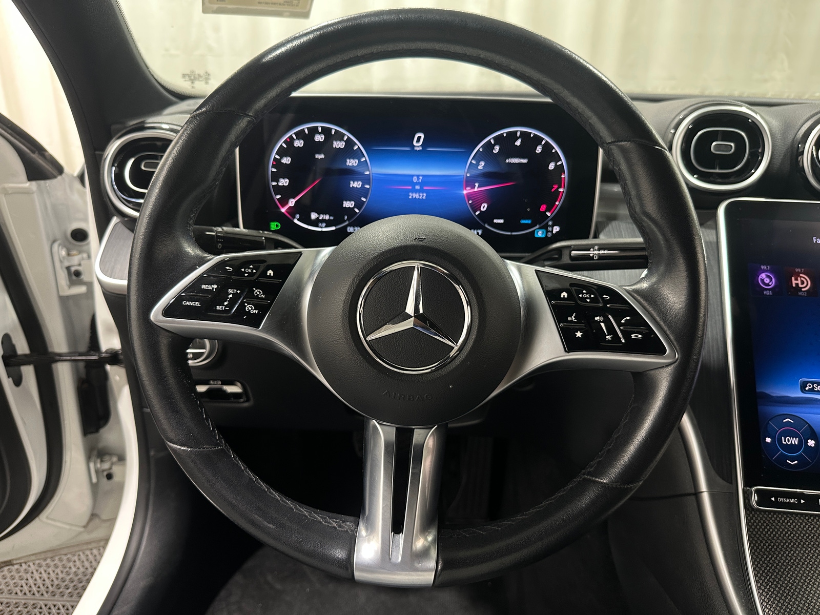 Thumbnail: 2024 Mercedes-Benz C-Class - 4