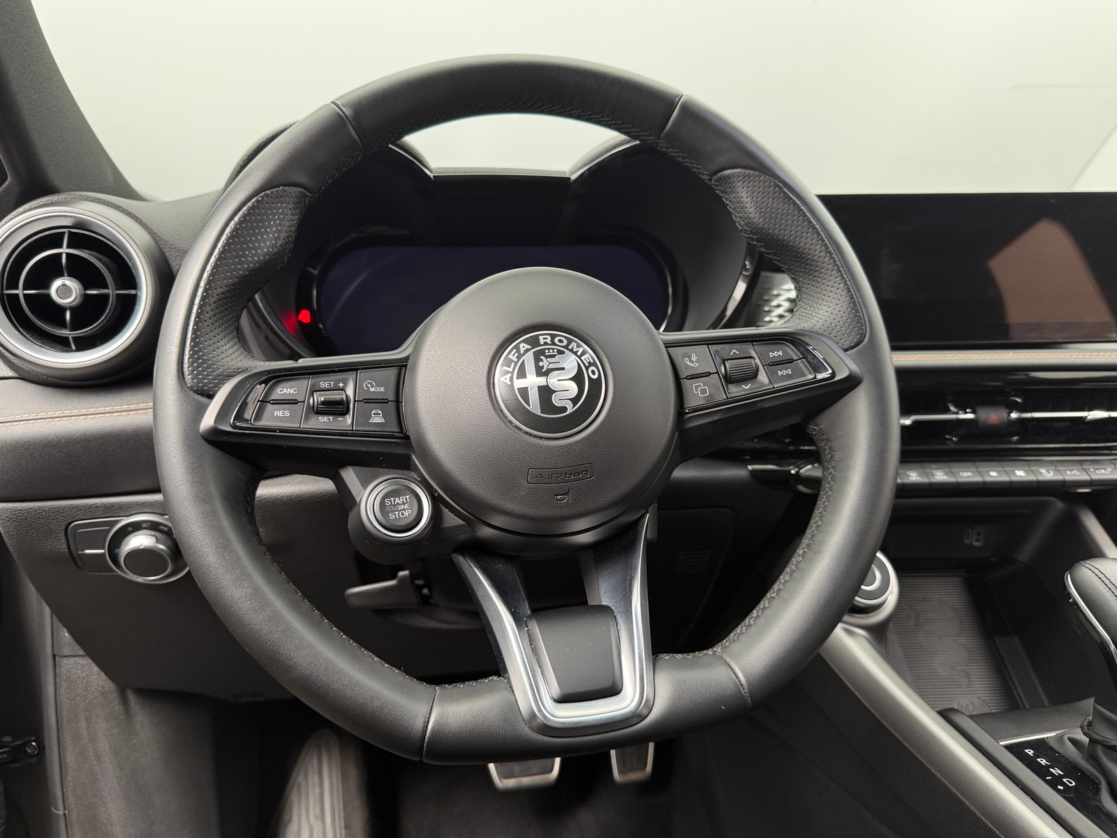 Thumbnail: 2025 Alfa Romeo Tonale - 5