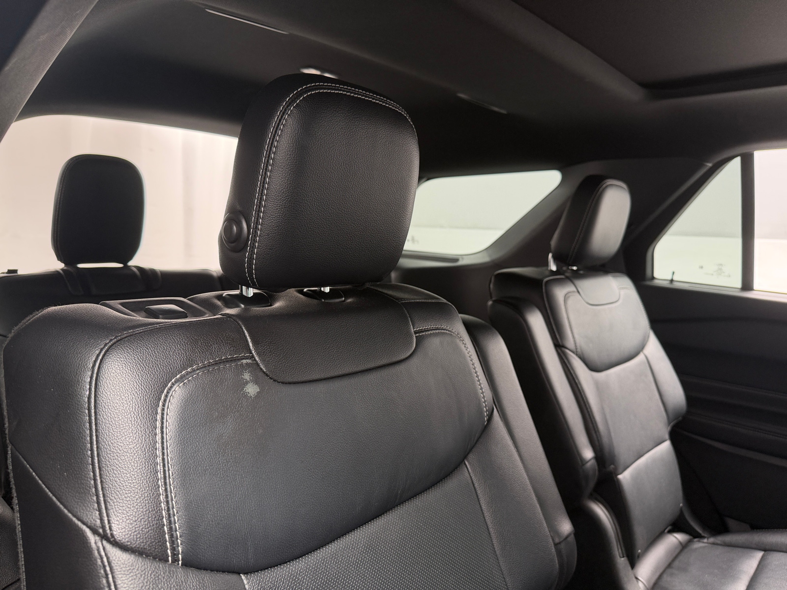 Thumbnail: 2020 Ford Explorer - 5