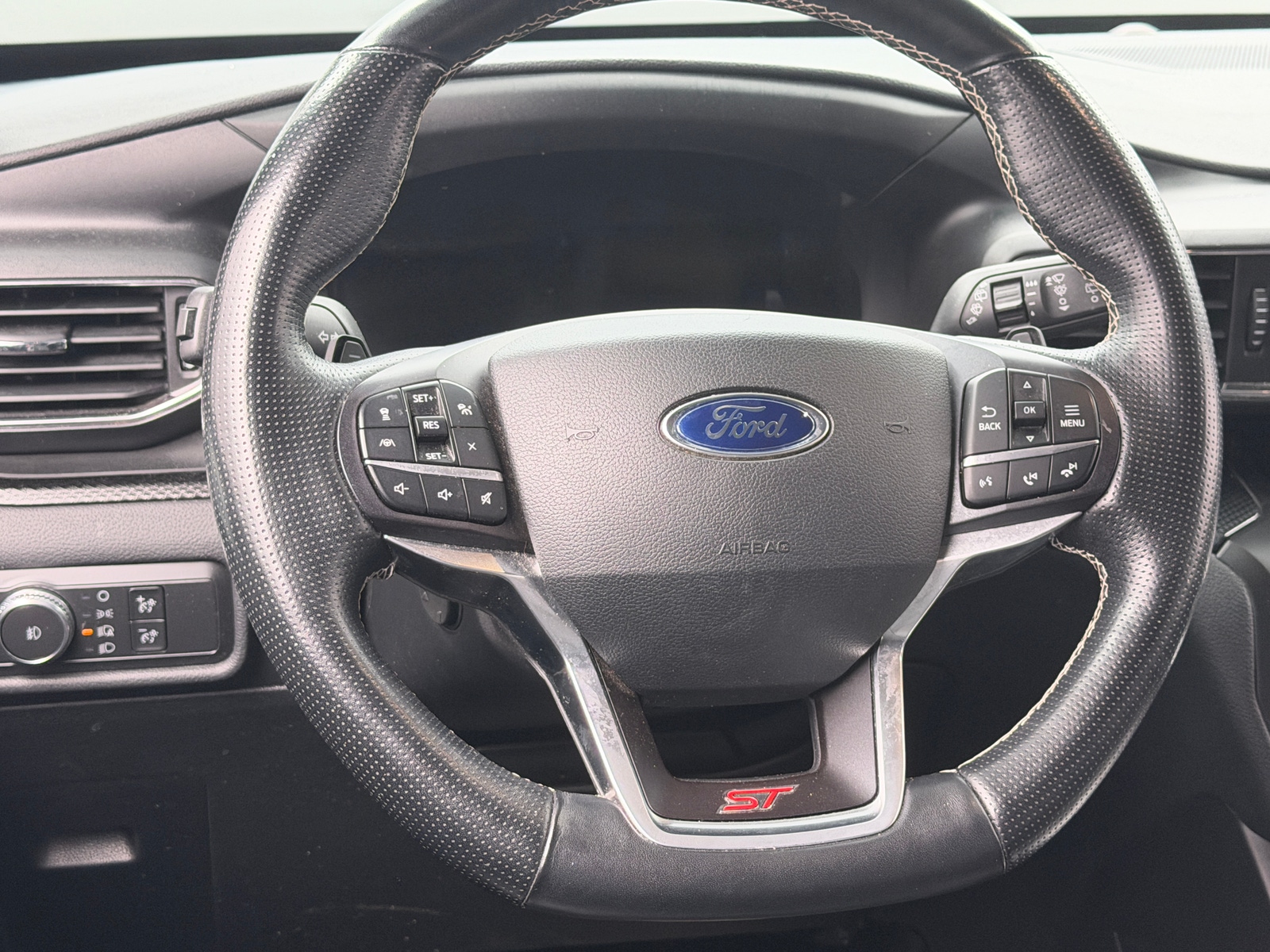 Thumbnail: 2020 Ford Explorer - 4