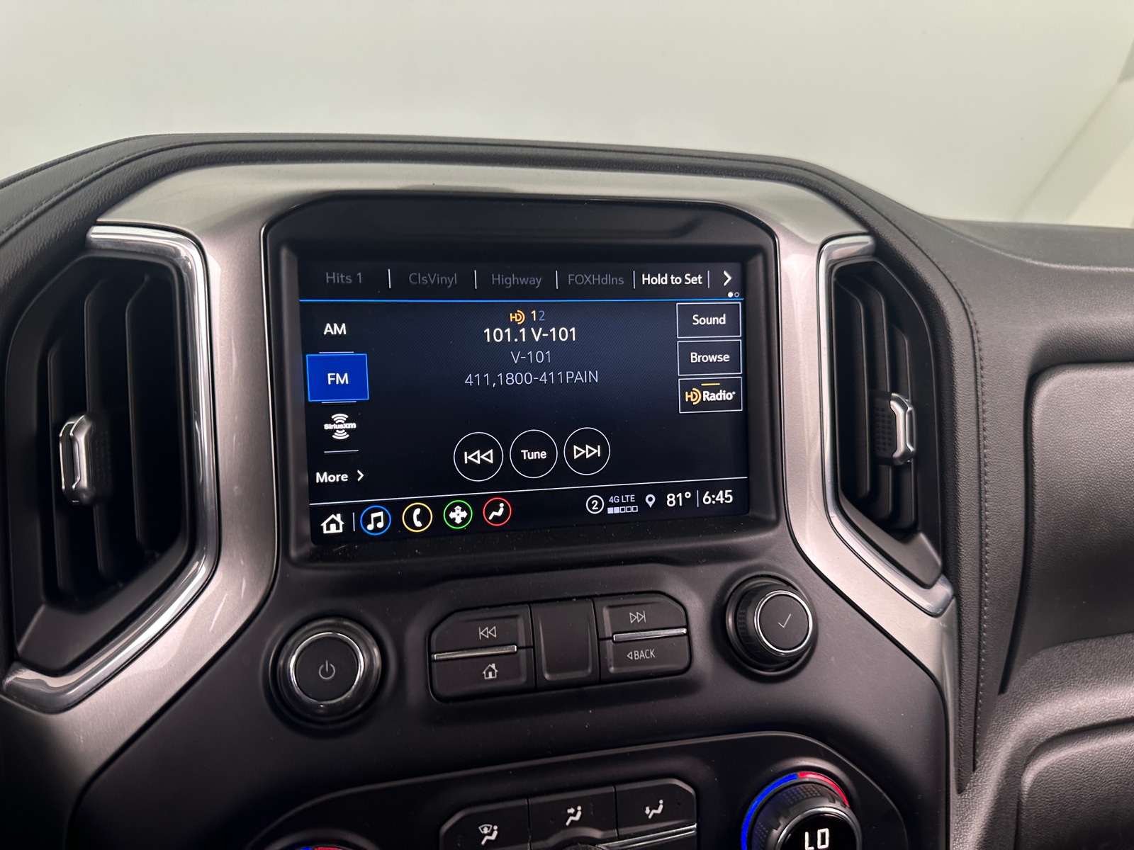 Thumbnail: 2021 Chevrolet Silverado 1500 - 4
