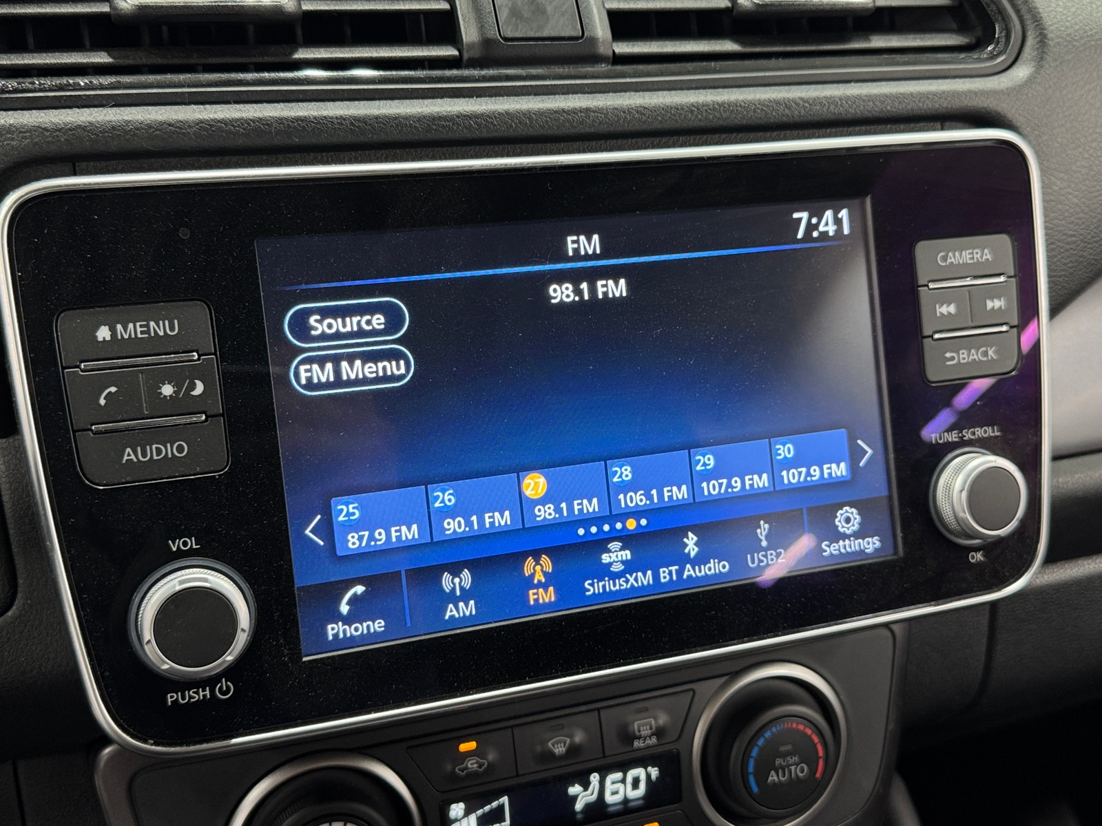 Thumbnail: 2022 Nissan Leaf - 4