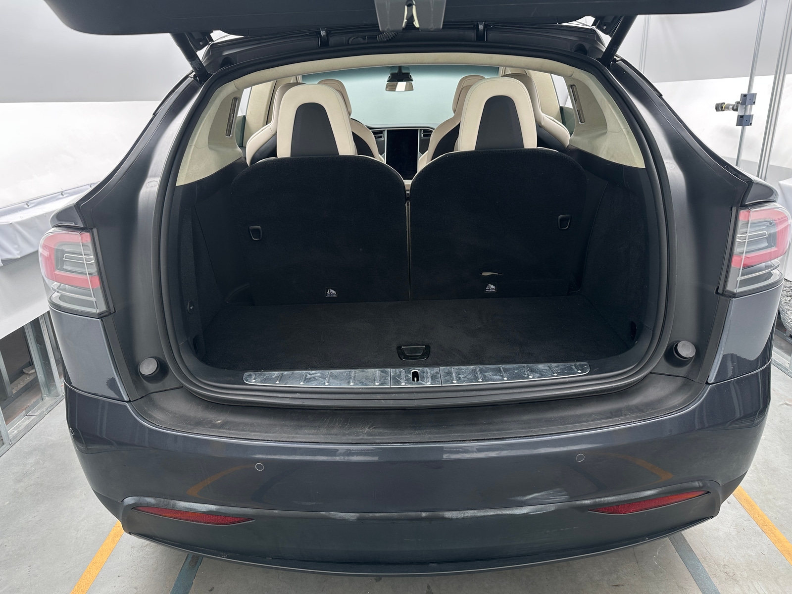 Thumbnail: 2017 Tesla Model X - 6