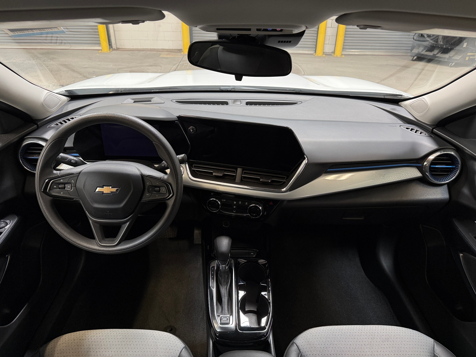 Thumbnail: 2025 Chevrolet Trax - 3