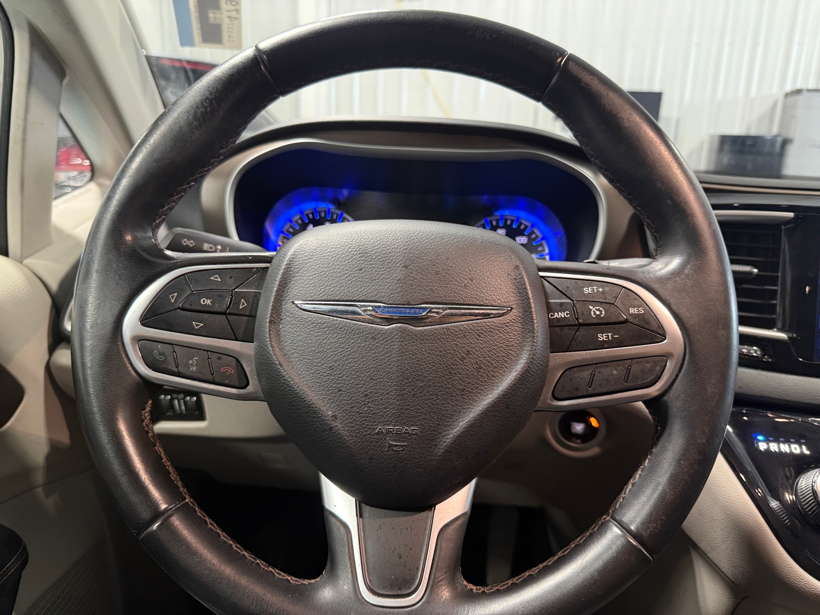 Thumbnail: 2017 Chrysler Pacifica - 4