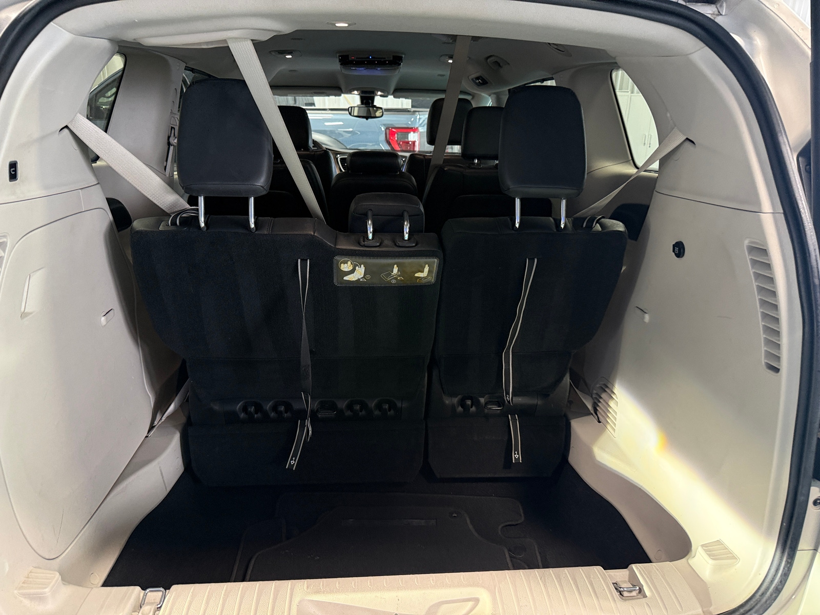 Thumbnail: 2017 Chrysler Pacifica - 6