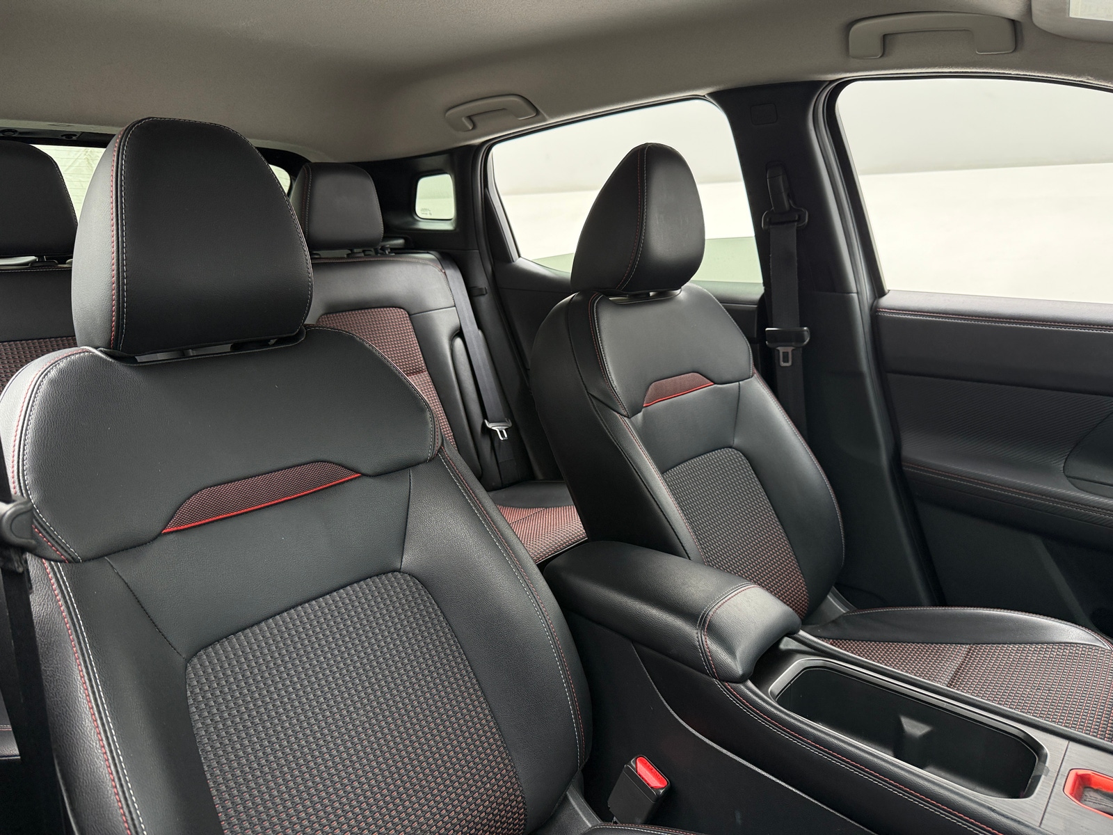 Thumbnail: 2025 Nissan Kicks - 2