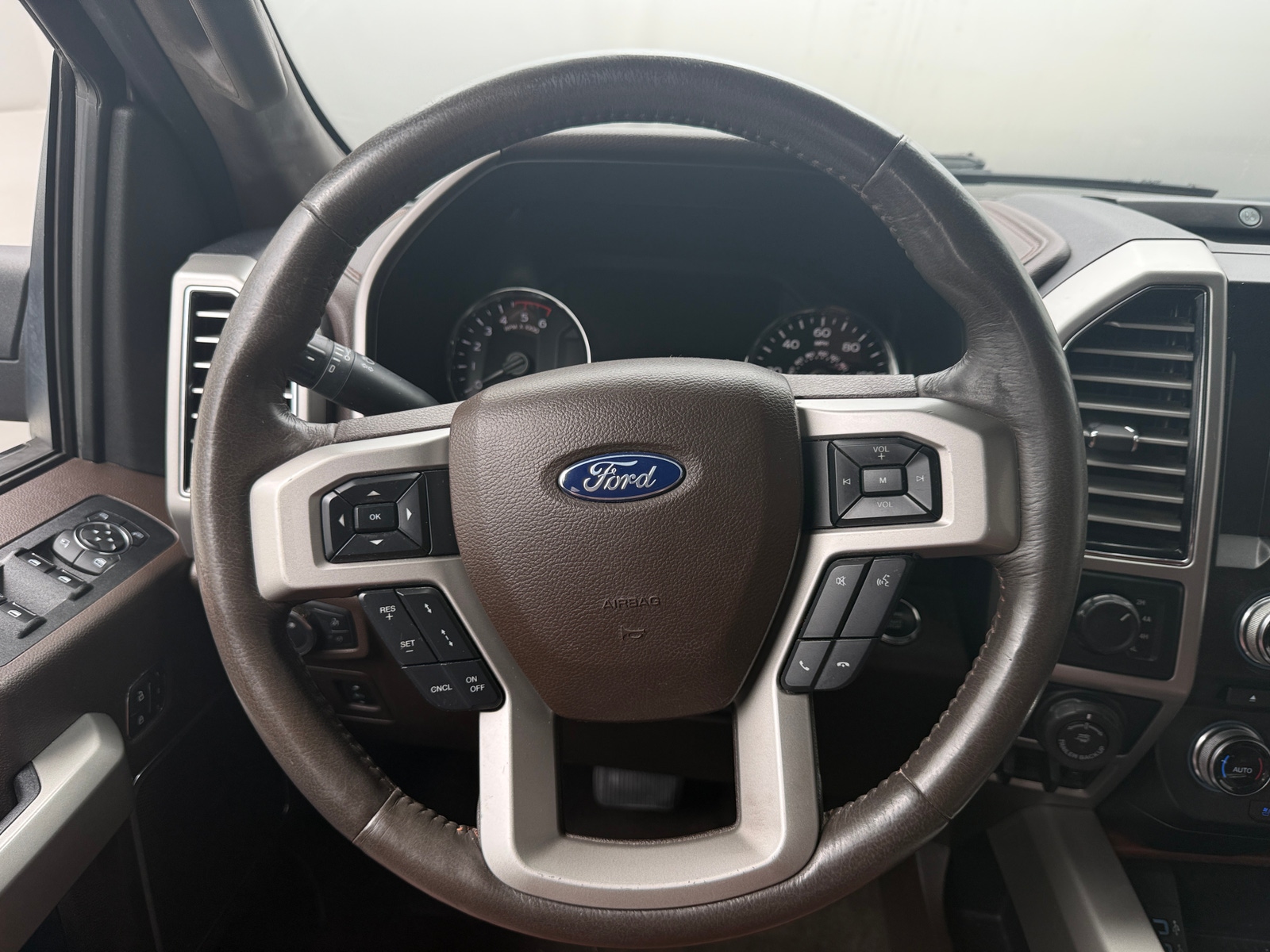 Thumbnail: 2018 Ford Econoline - 4
