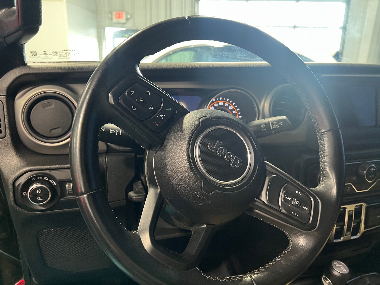 Thumbnail: 2021 Jeep Gladiator - 5