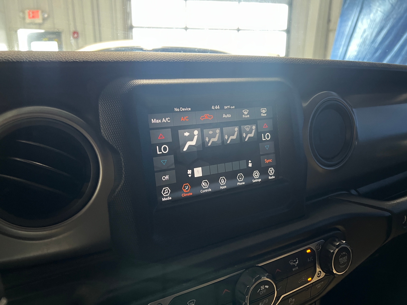 Thumbnail: 2021 Jeep Gladiator - 4