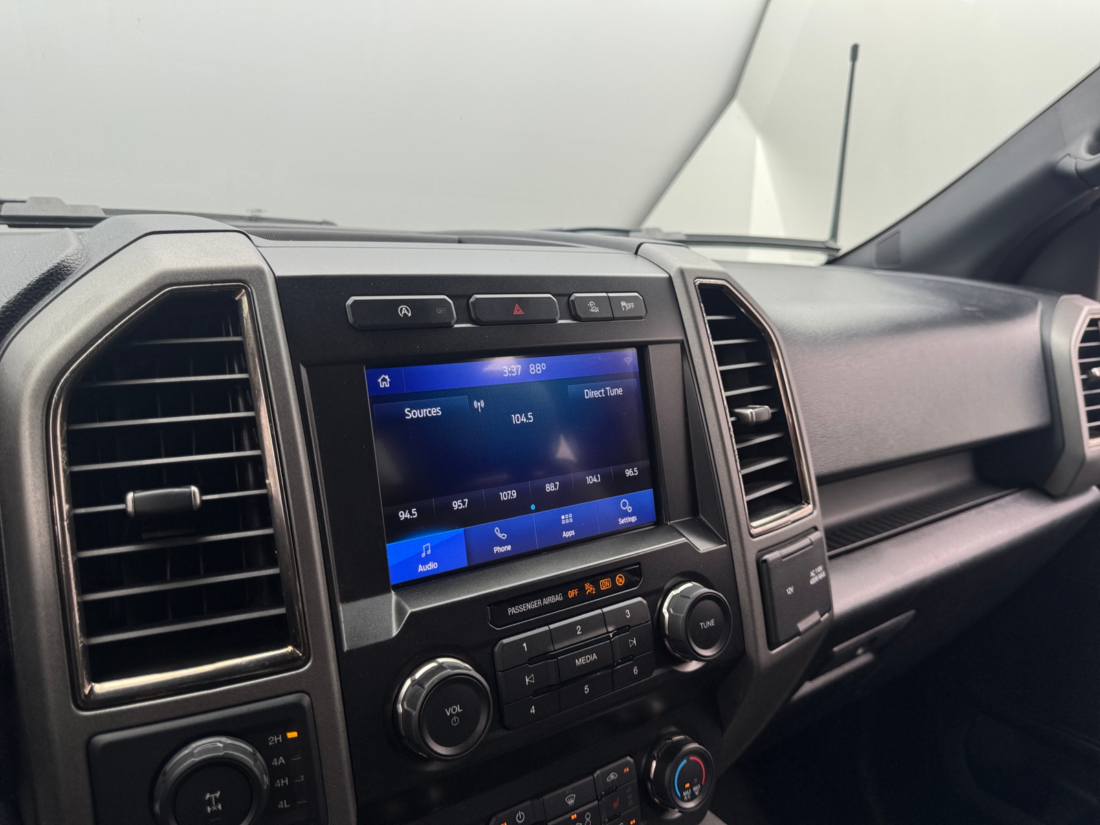 Thumbnail: 2019 Ford Econoline - 4