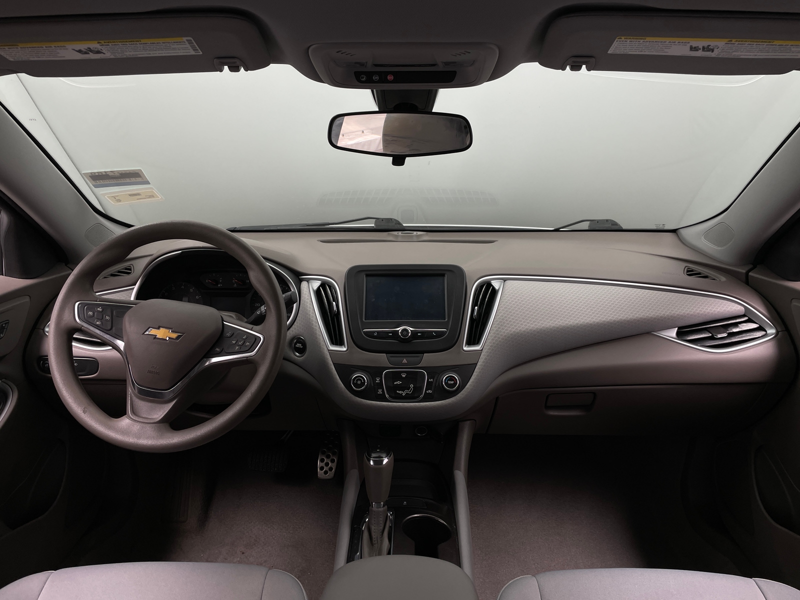 Thumbnail: 2017 Chevrolet Malibu - 3