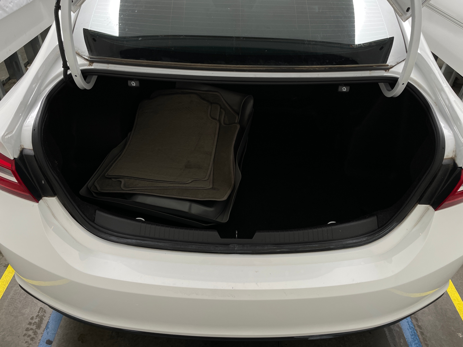Thumbnail: 2017 Chevrolet Malibu - 7
