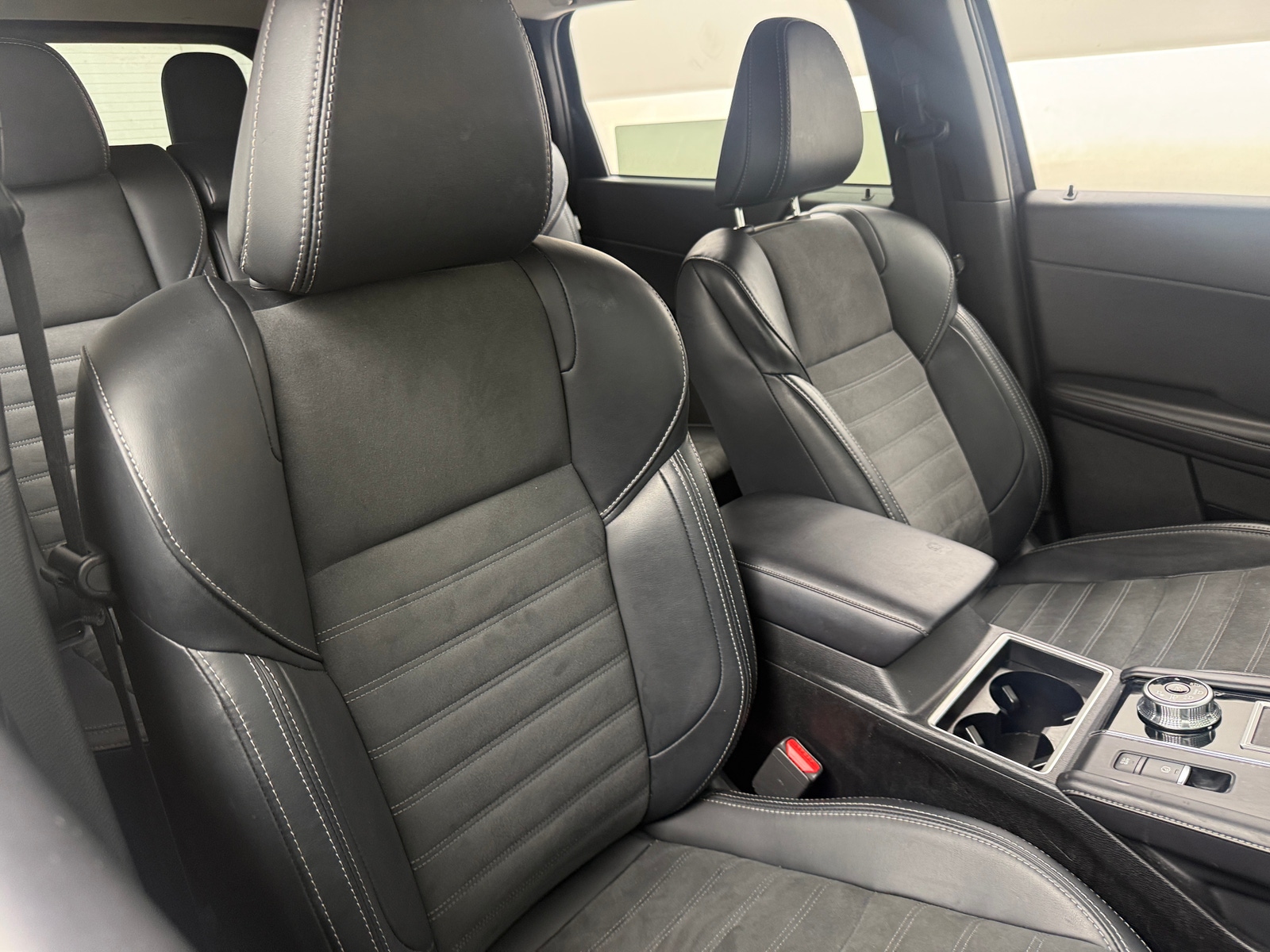 Thumbnail: 2024 Mitsubishi Outlander - 2