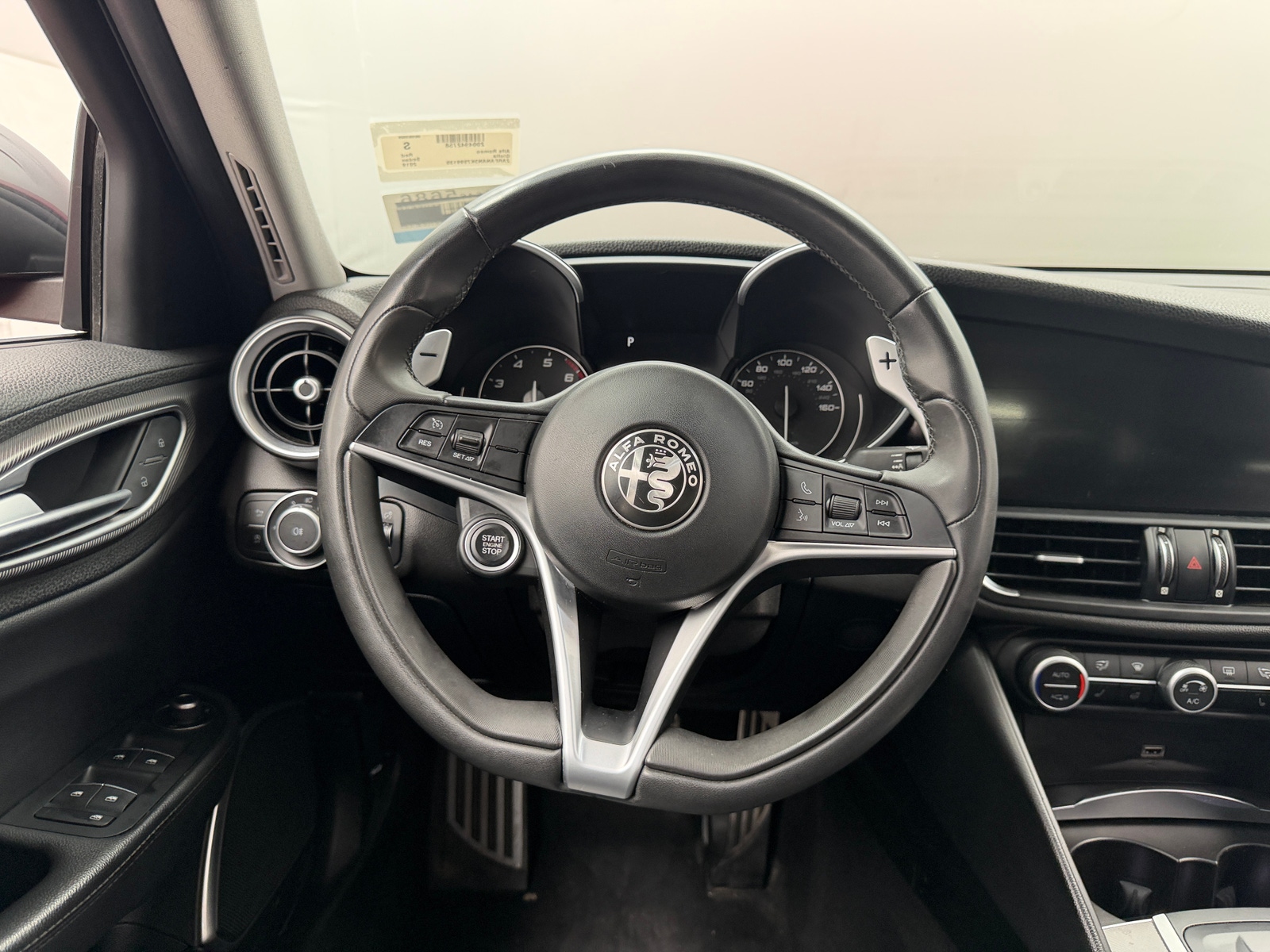 Thumbnail: 2019 Alfa Romeo Giulia - 4