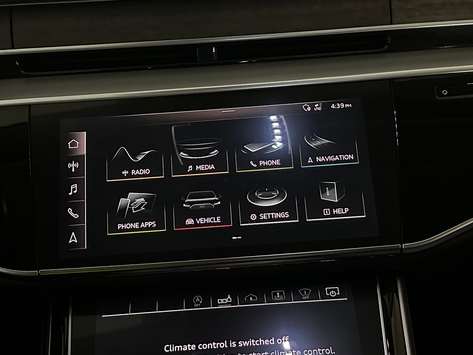 Thumbnail: 2020 Audi A8 - 3