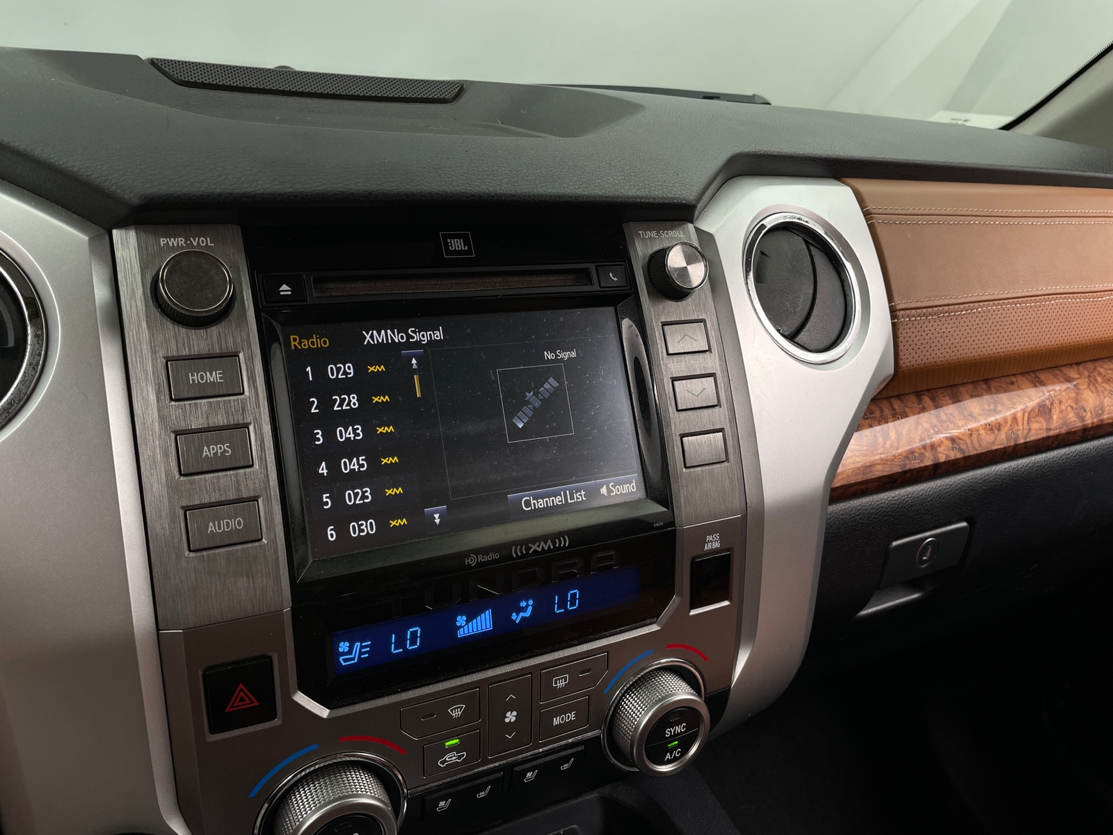 Thumbnail: 2018 Toyota Tundra - 3