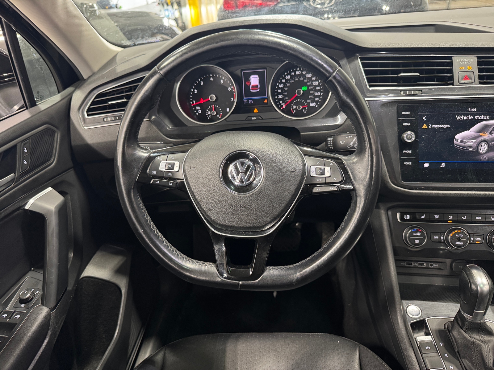 Thumbnail: 2019 Volkswagen Tiguan - 4