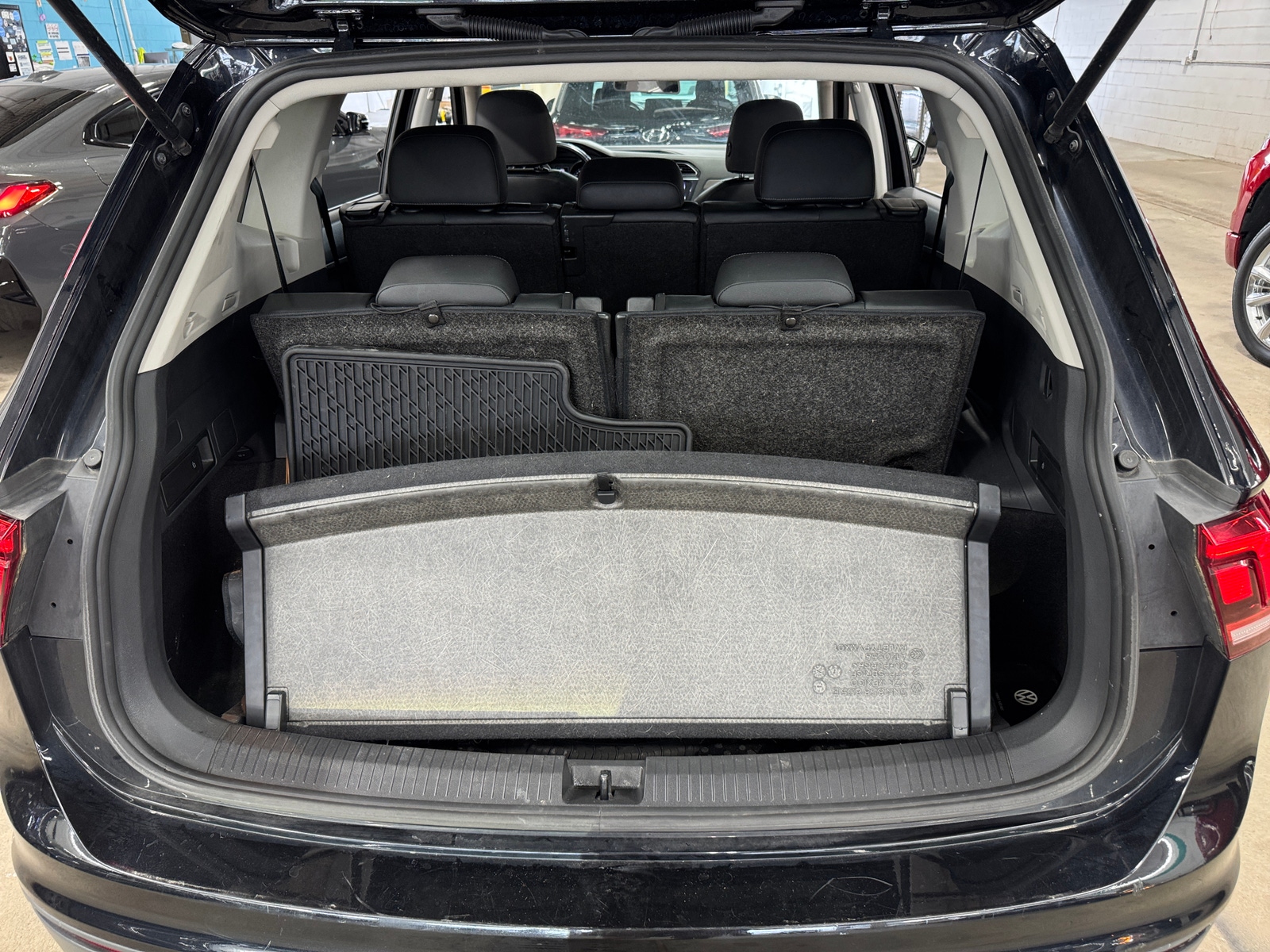 Thumbnail: 2019 Volkswagen Tiguan - 6
