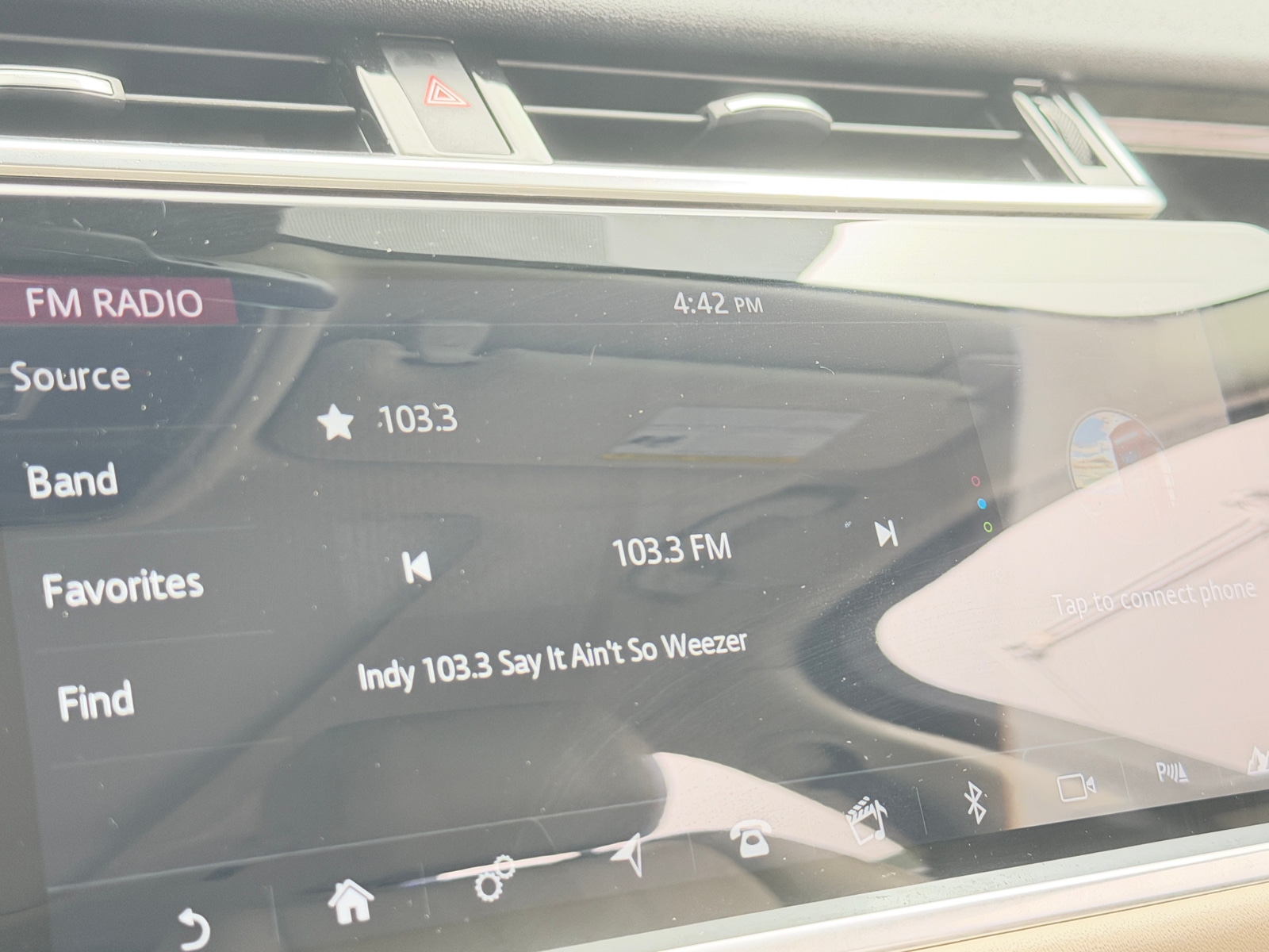 Thumbnail: 2020 Land Rover Range Rover Velar - 3