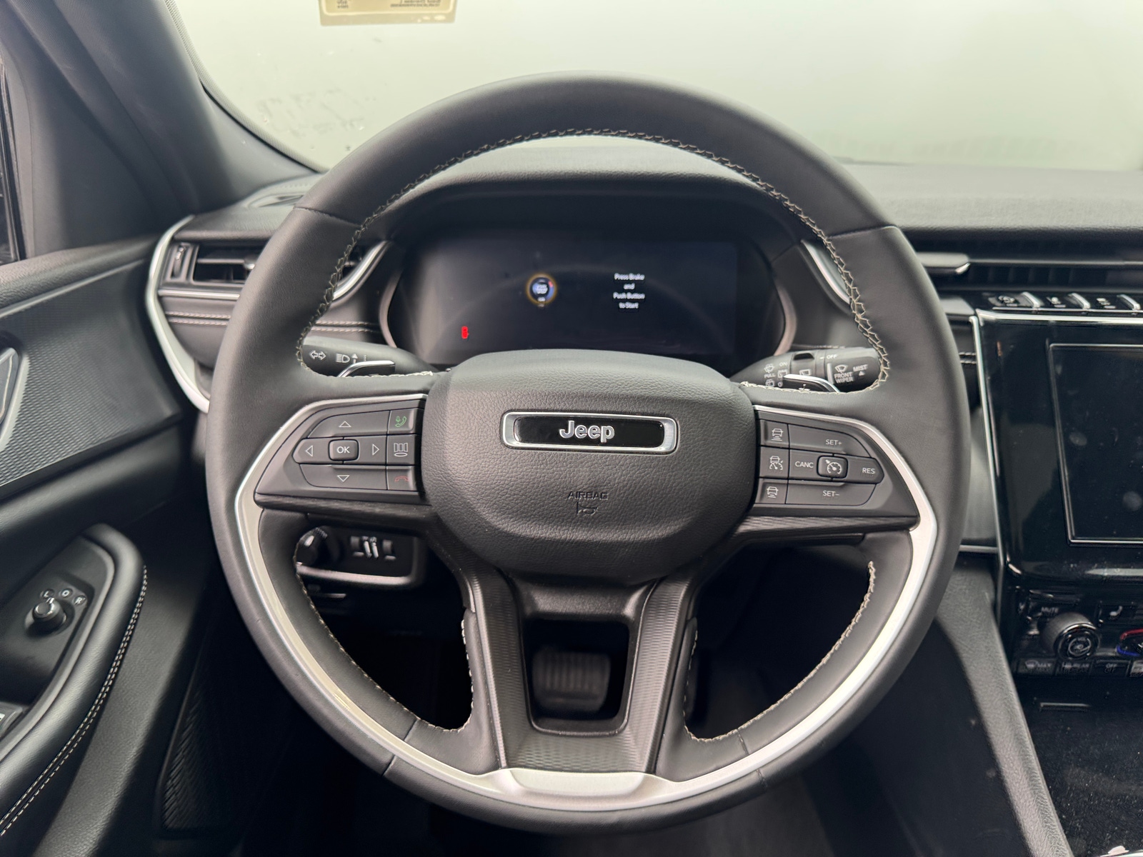 Thumbnail: 2024 Jeep Grand Cherokee L - 4