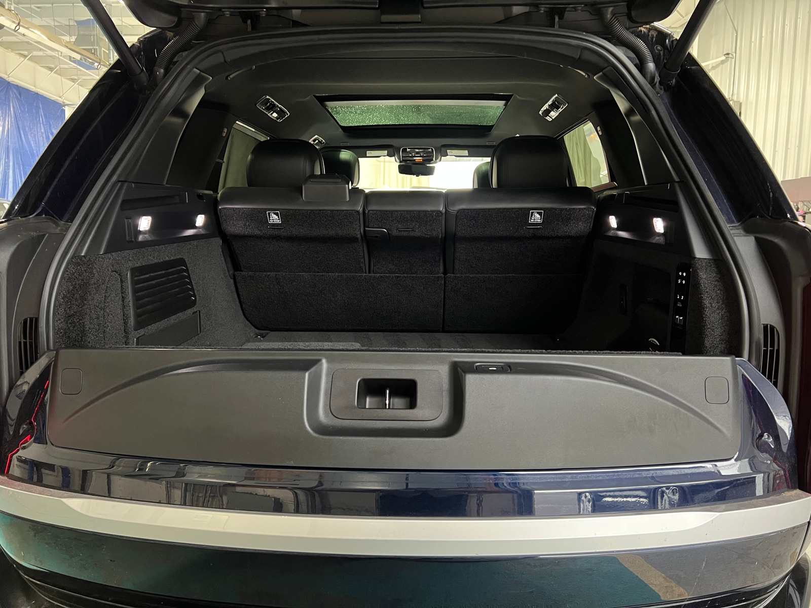 Thumbnail: 2023 Land Rover Range Rover - 6