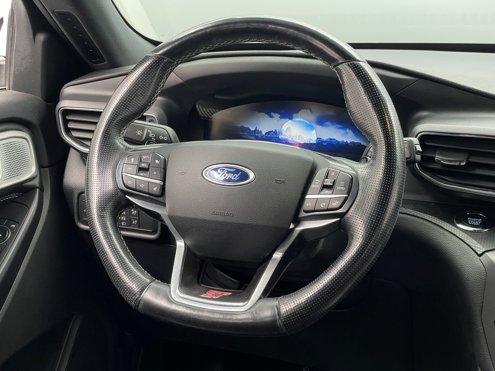 Thumbnail: 2020 Ford Explorer - 4