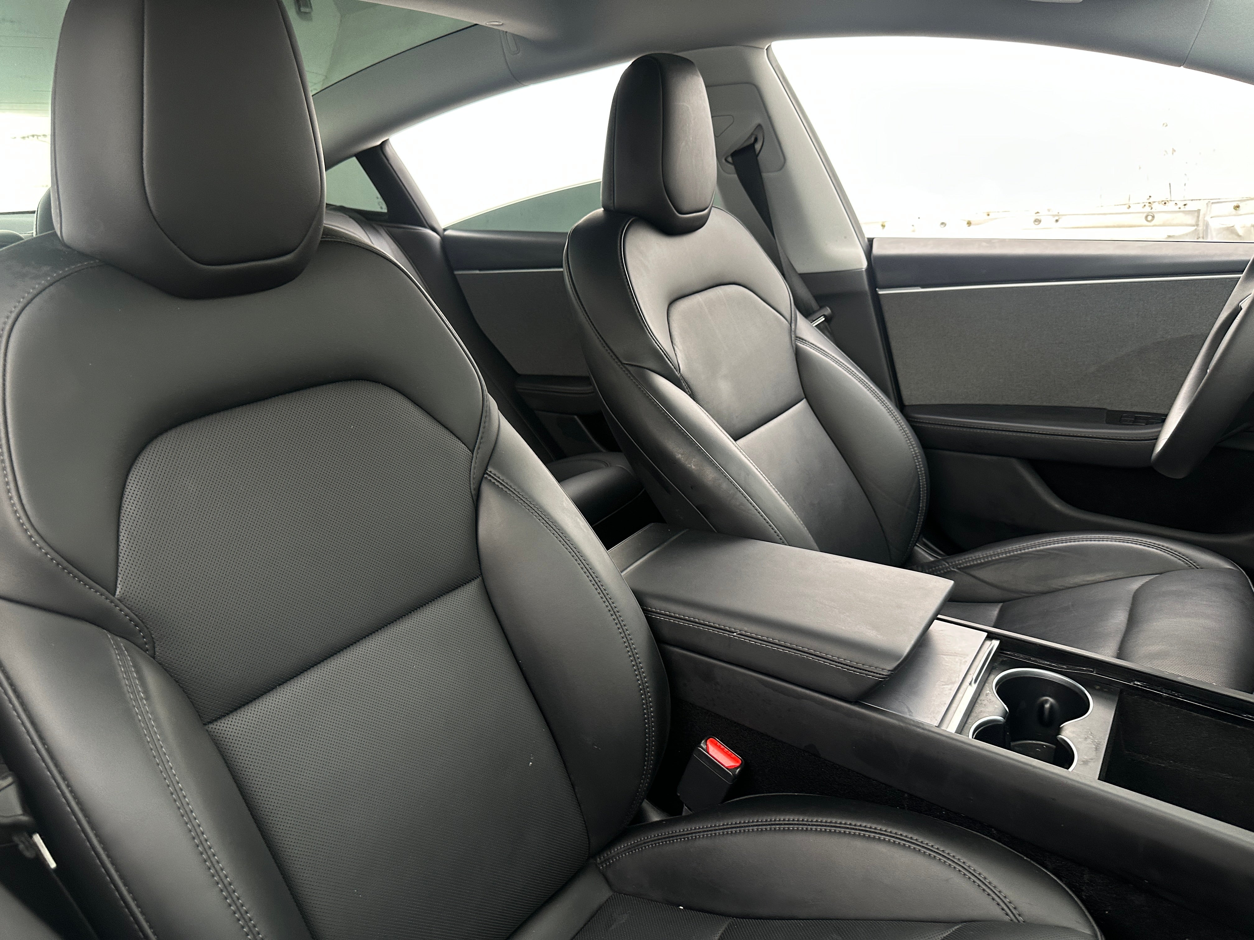 Used 2025 Tesla Model 3 Long Range with VIN 5YJ3E1EA7SF909668 for sale in Oak Creek, WI