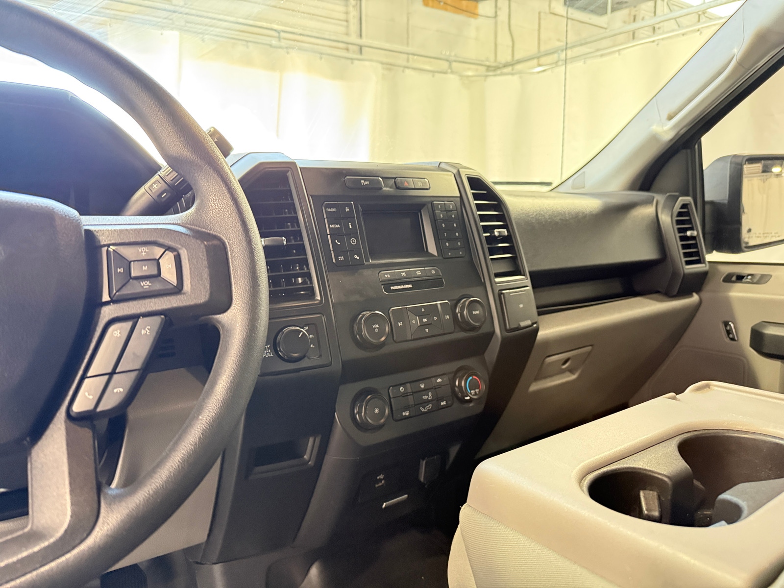 Thumbnail: 2018 Ford Econoline - 4