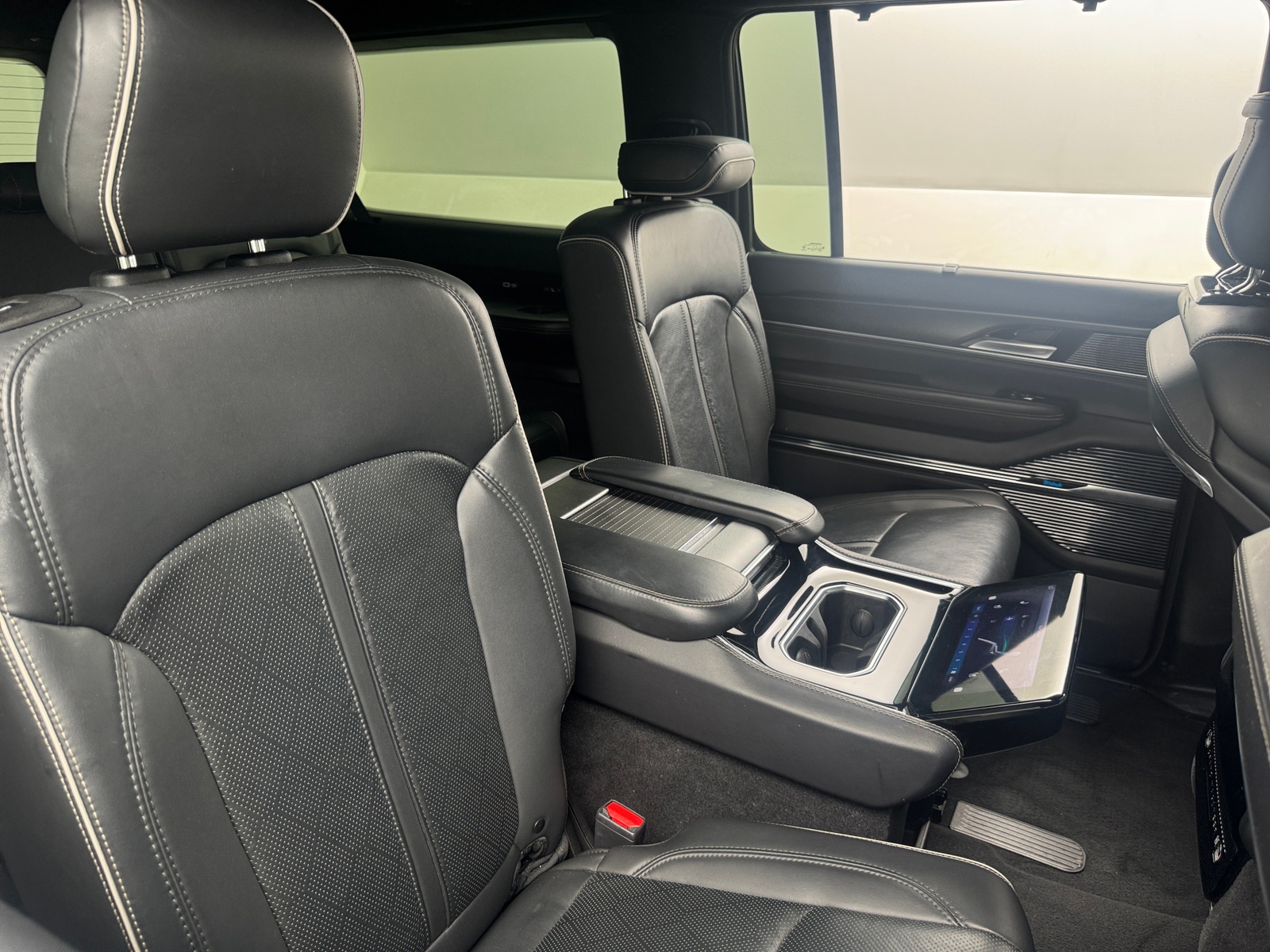 Thumbnail: 2024 Jeep Grand Wagoneer L - 5